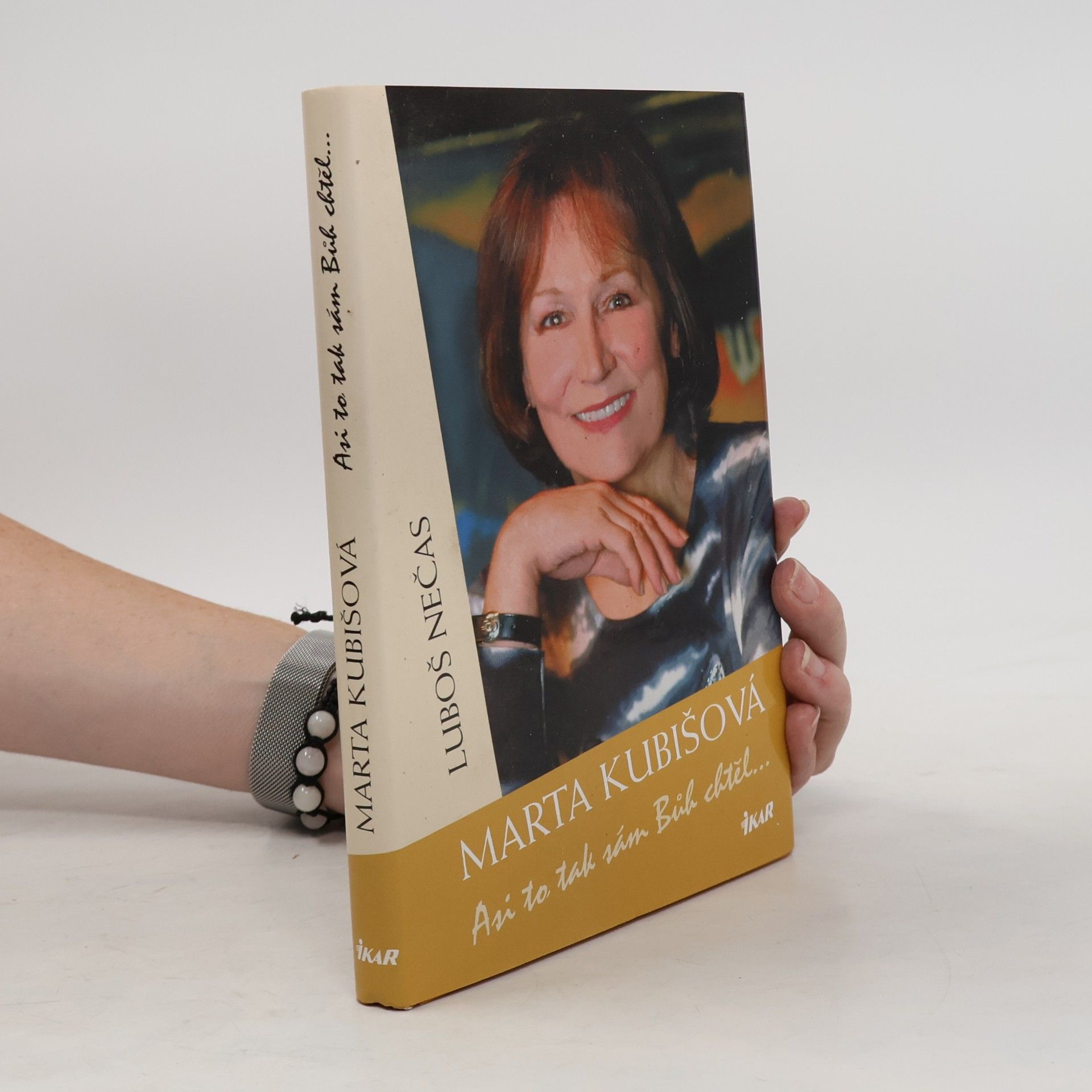 Marta Kubišová Marta Kubišová. Asi to tak sám Bůh chtěl. //zámluva Kučerová