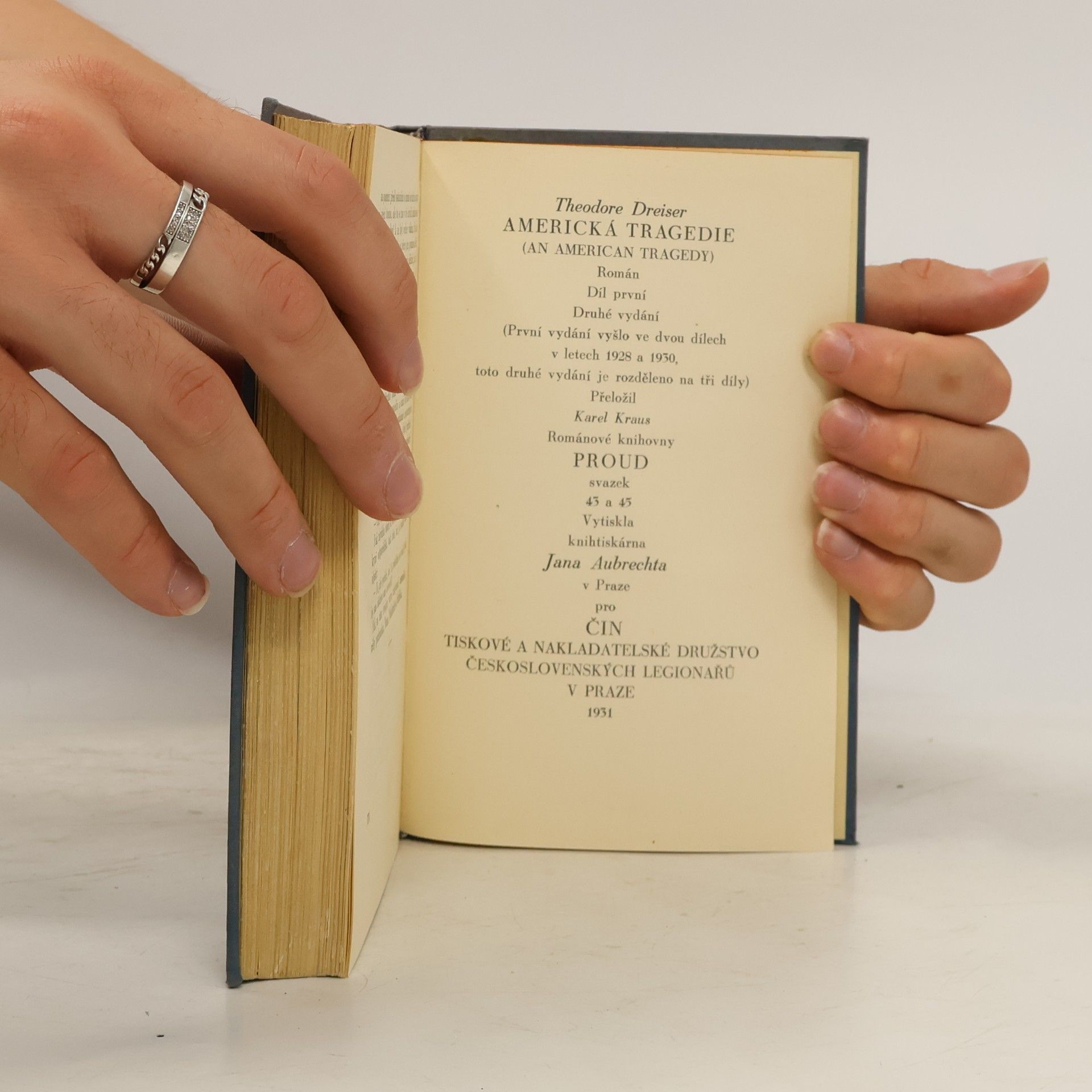 Theodore Dreiser Americká tragedie I