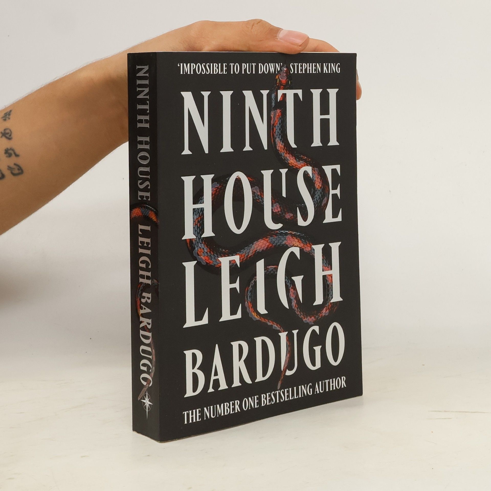 Leigh Bardugo Ninth House