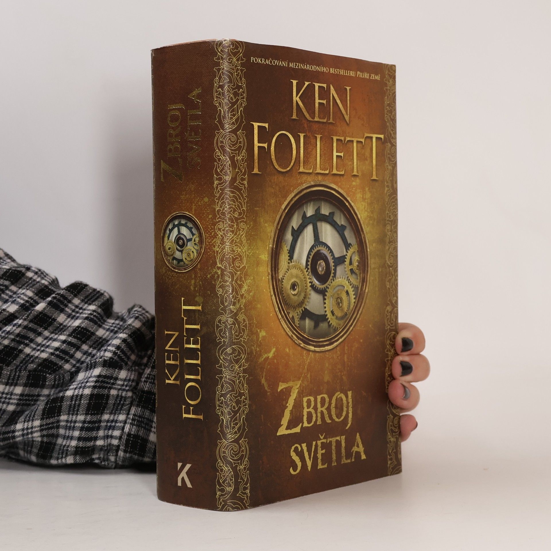 Ken Follett Zbroj světla