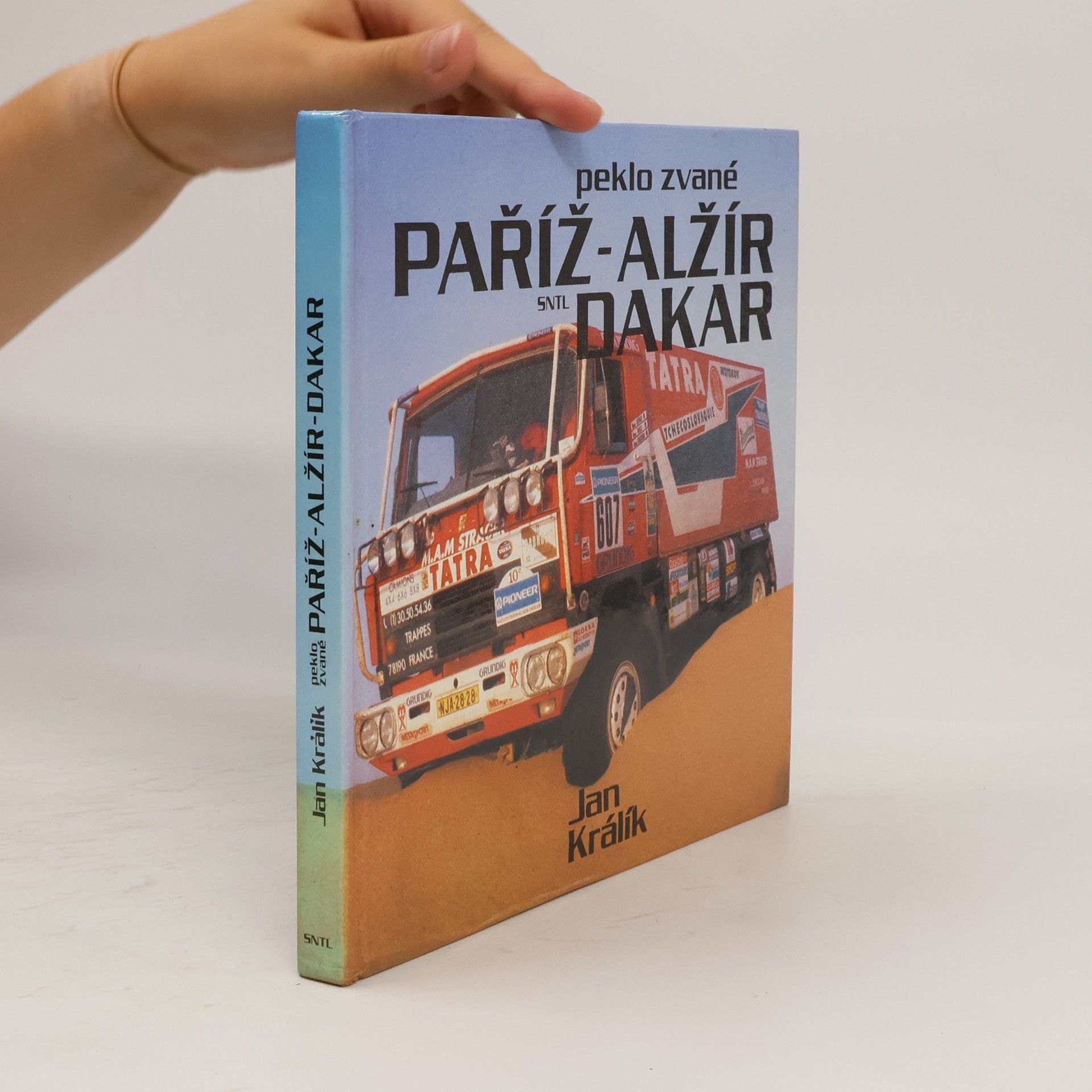 Peklo zvané Paříž-Alžír-Dakar