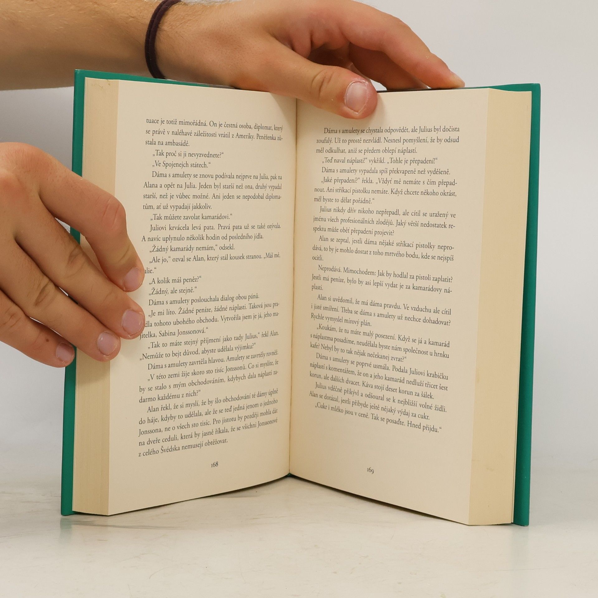 Jonas Jonasson Stojednaletý stařík, který se vrátil, aby zachránil svět