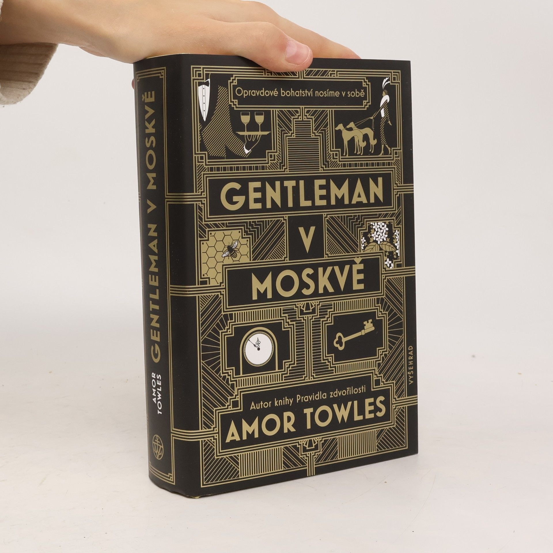 Amor Towles Gentleman v Moskvě