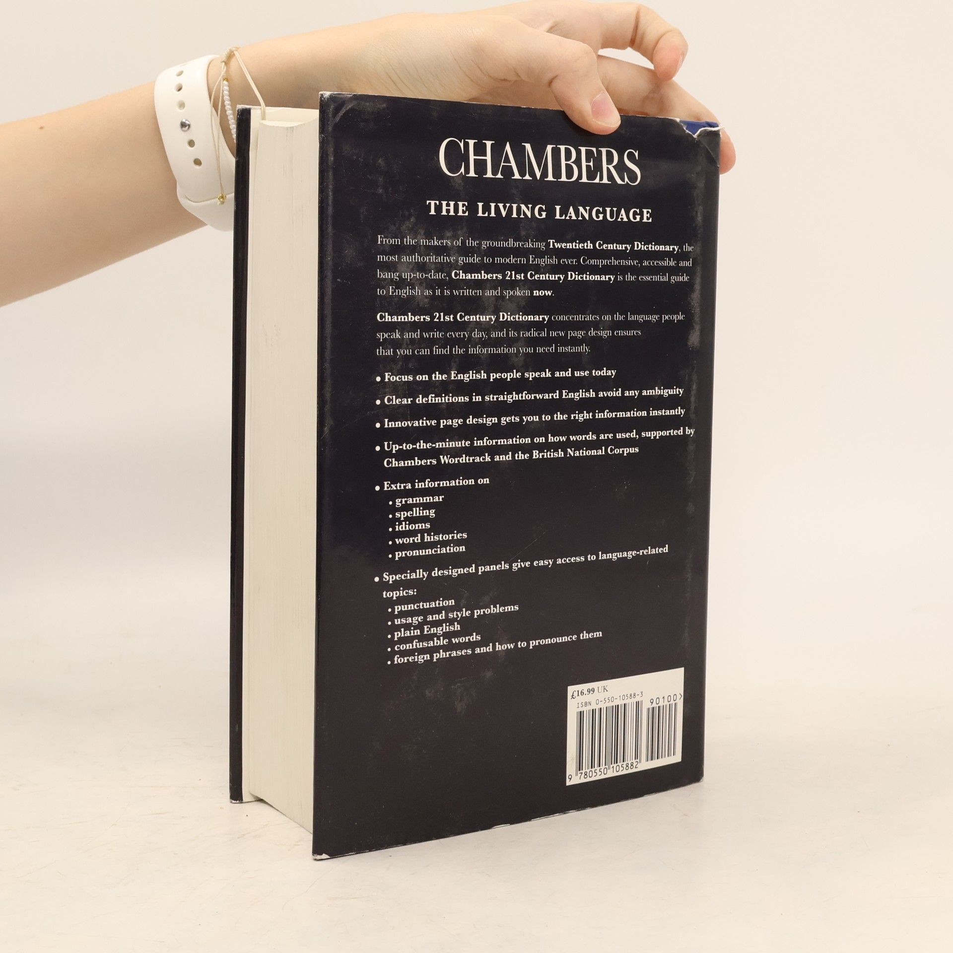 Mairi Robinson Chambers 21st Century Dictionary