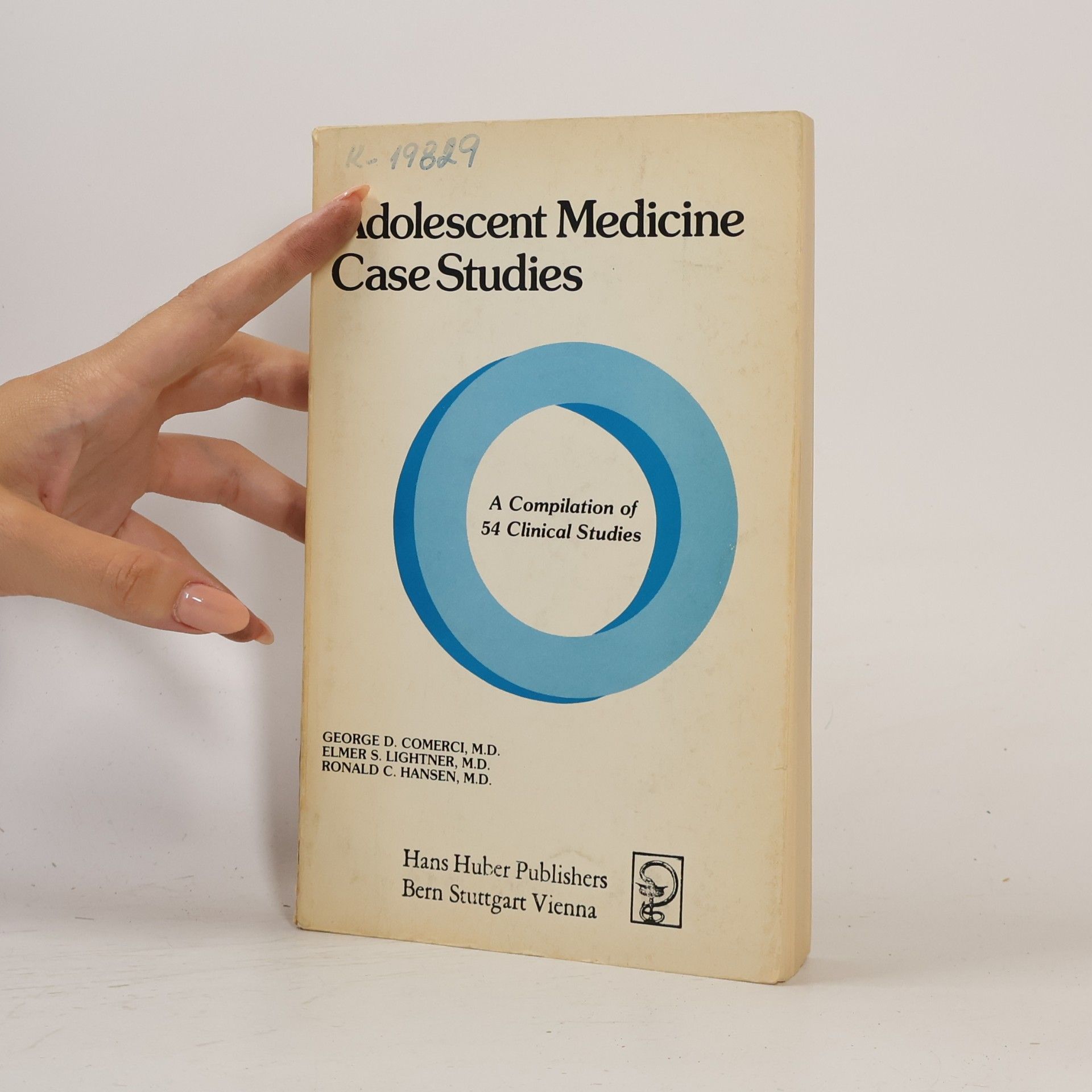 AA.VV. Adolescent Medicine Case Studies