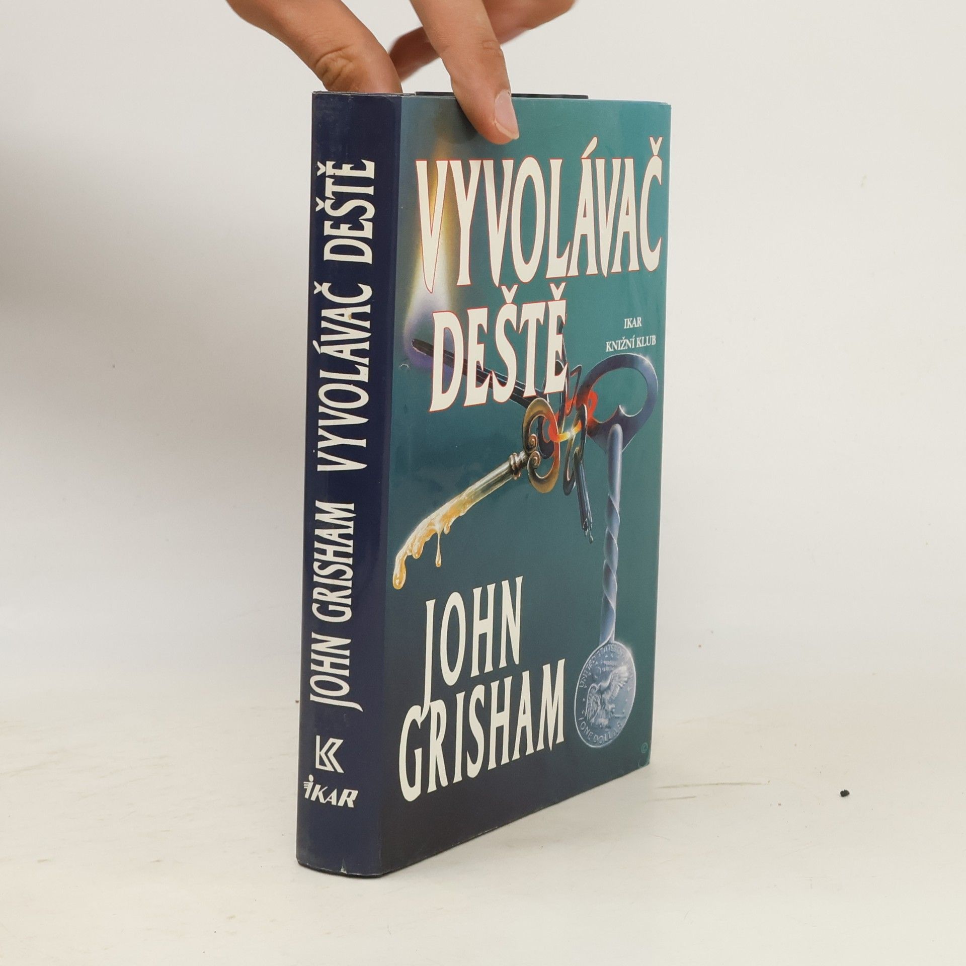 John Grisham Vyvolávač deště