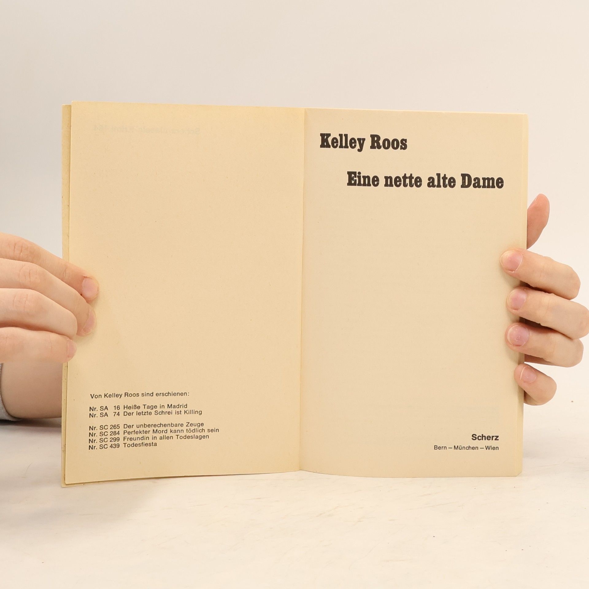 Kelley Roos Eine nette alte Dame