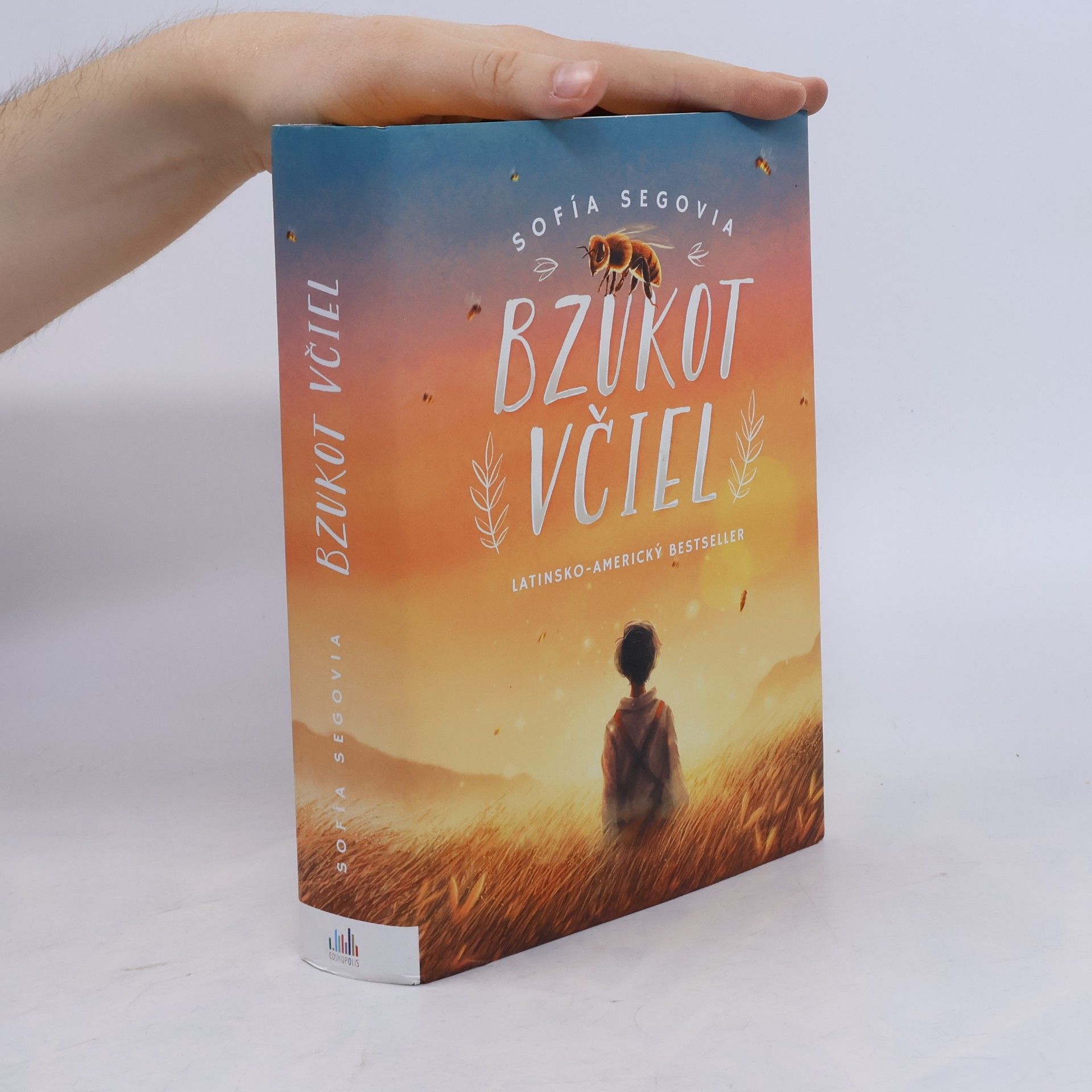 Sofía Segovia Bzukot včiel