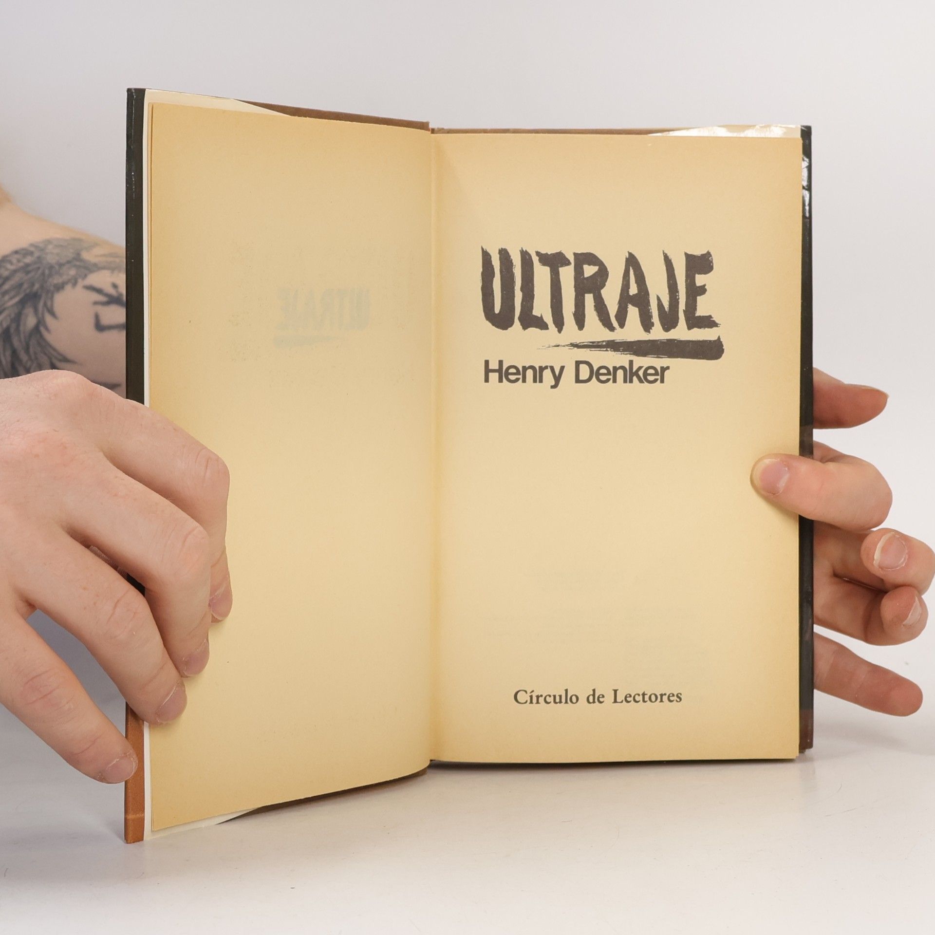 Henry Denker Ultraje