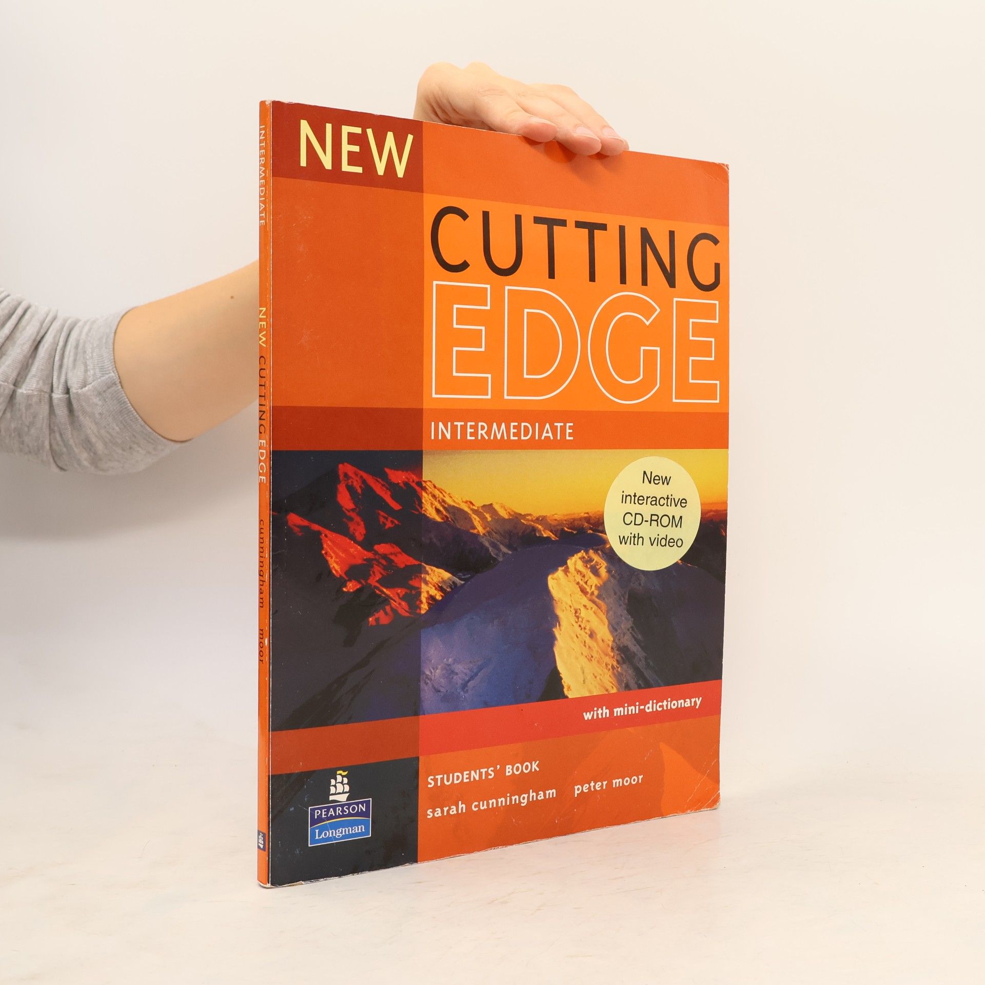 Sarah Cunningham Cutting Edge Intermediate. Student's Book
