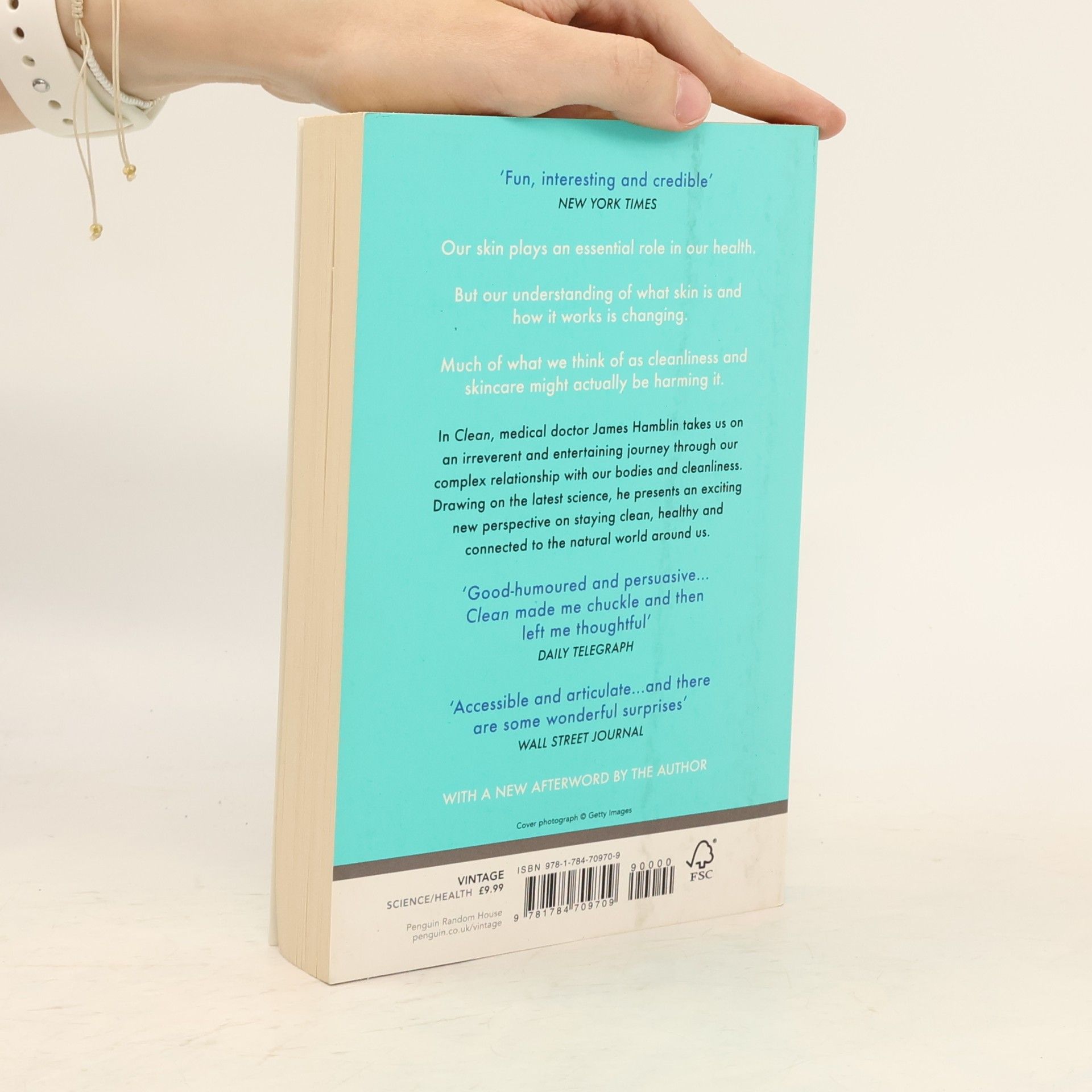 James Hamblin Clean : the new science of skin and the beauty of doing less