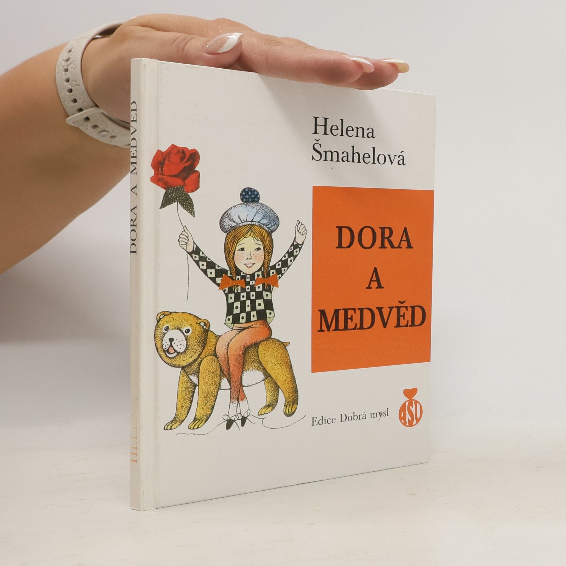 Helena Šmahelová Dora a medvěd