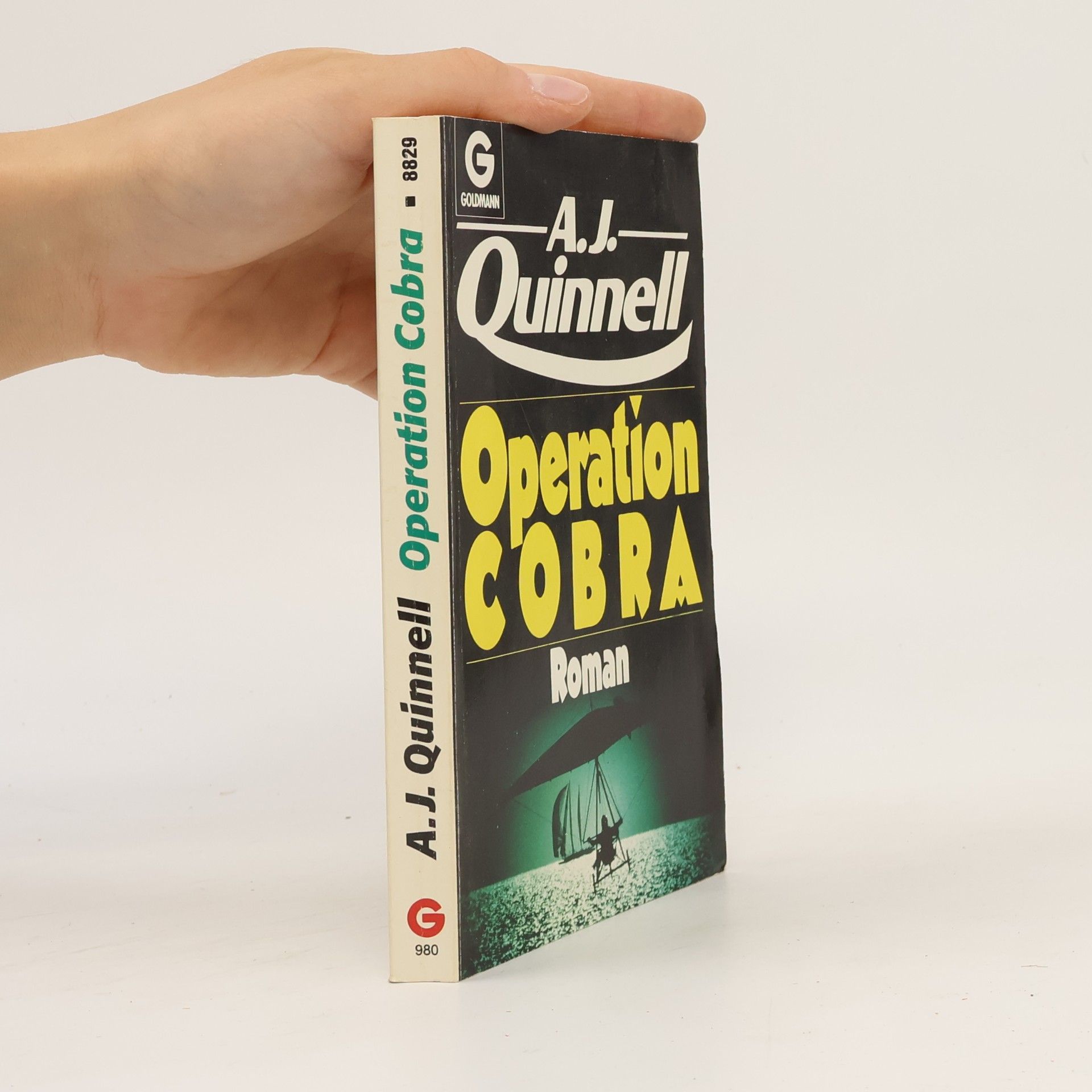 A. J. Quinnell Operation Cobra. Roman.