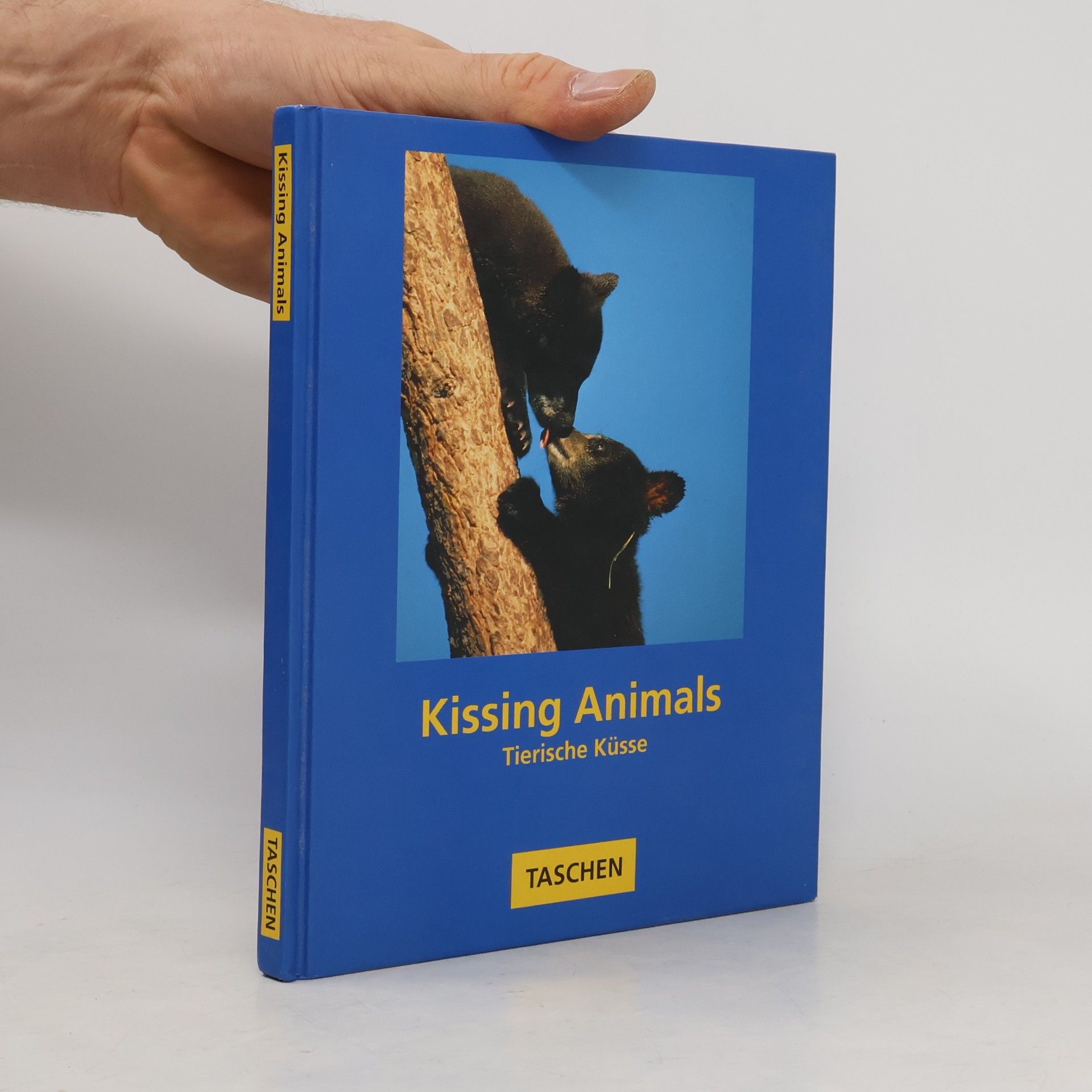 Claudia Tödtmann Kissing animals