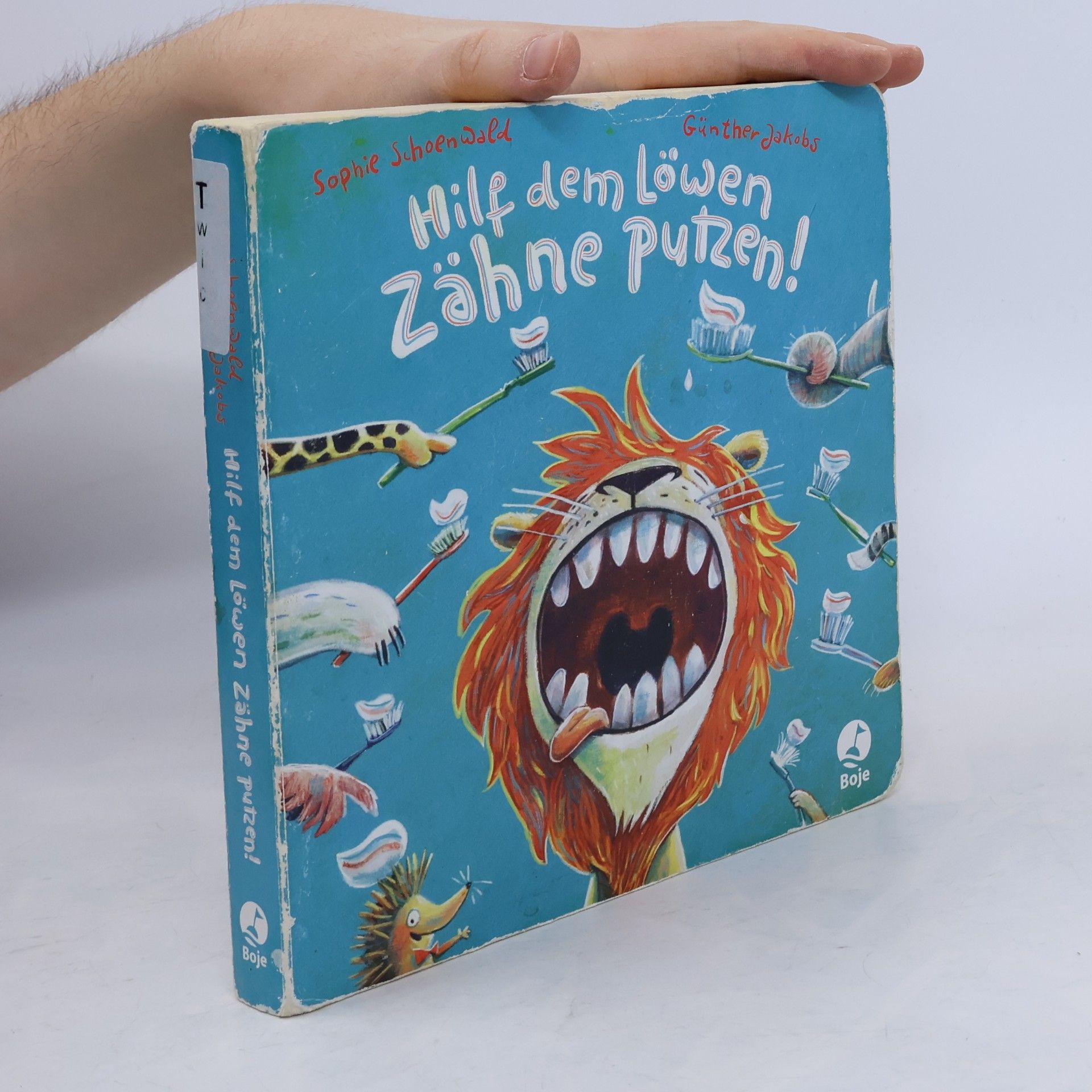 Hilf dem Löwen Zähne putzen!