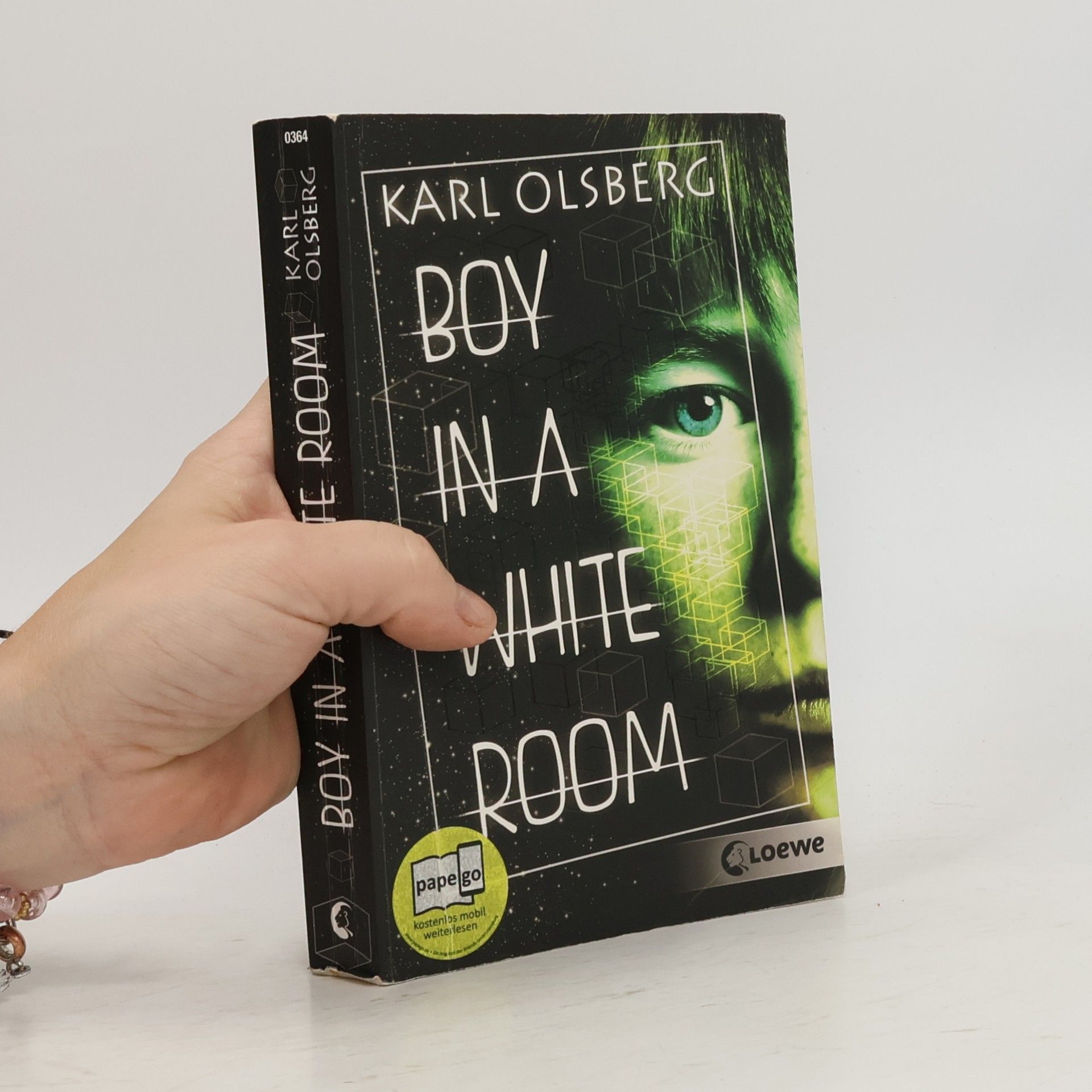 Karl Olsberg Boy in a white room