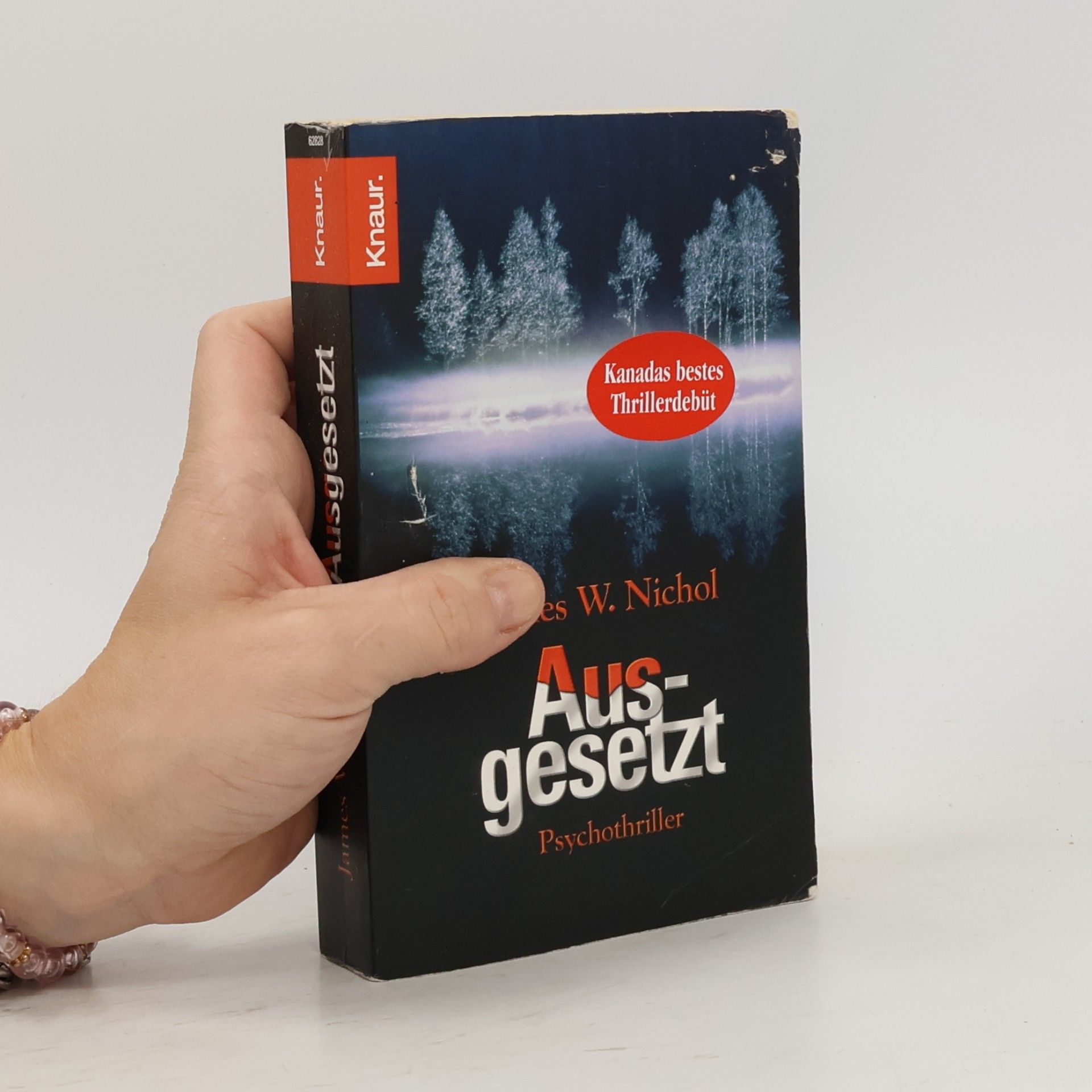 James W. Nichol Ausgesetzt