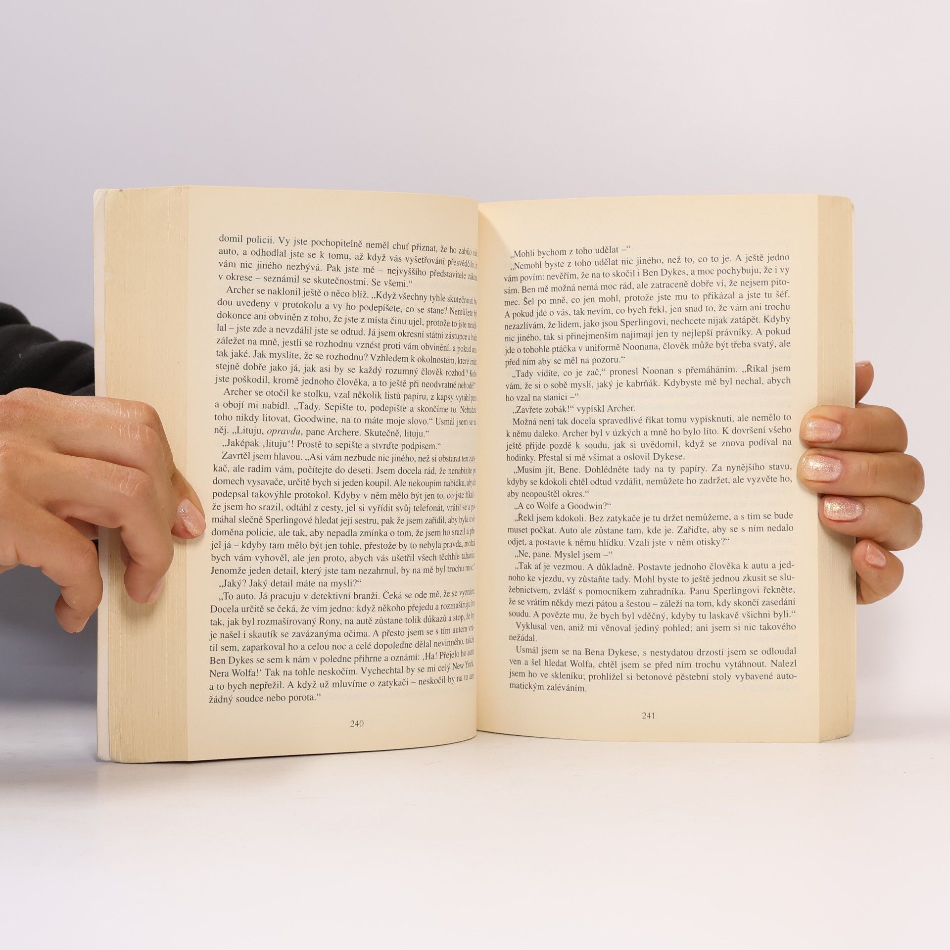 Rex Stout Rex Stout omnibus: Úsměv sluší zločincům. Dvojí přiznání. V nejlepších rodinách