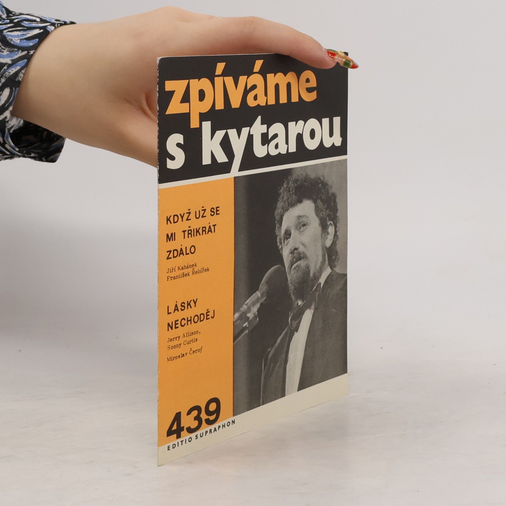 Kolektiv autorů Zpíváme s kytarou 439