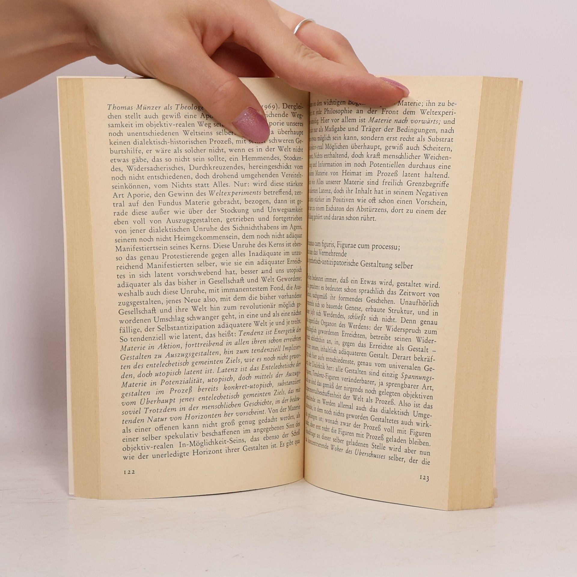 Ernst Bloch Ästhetik des Vor-Scheins