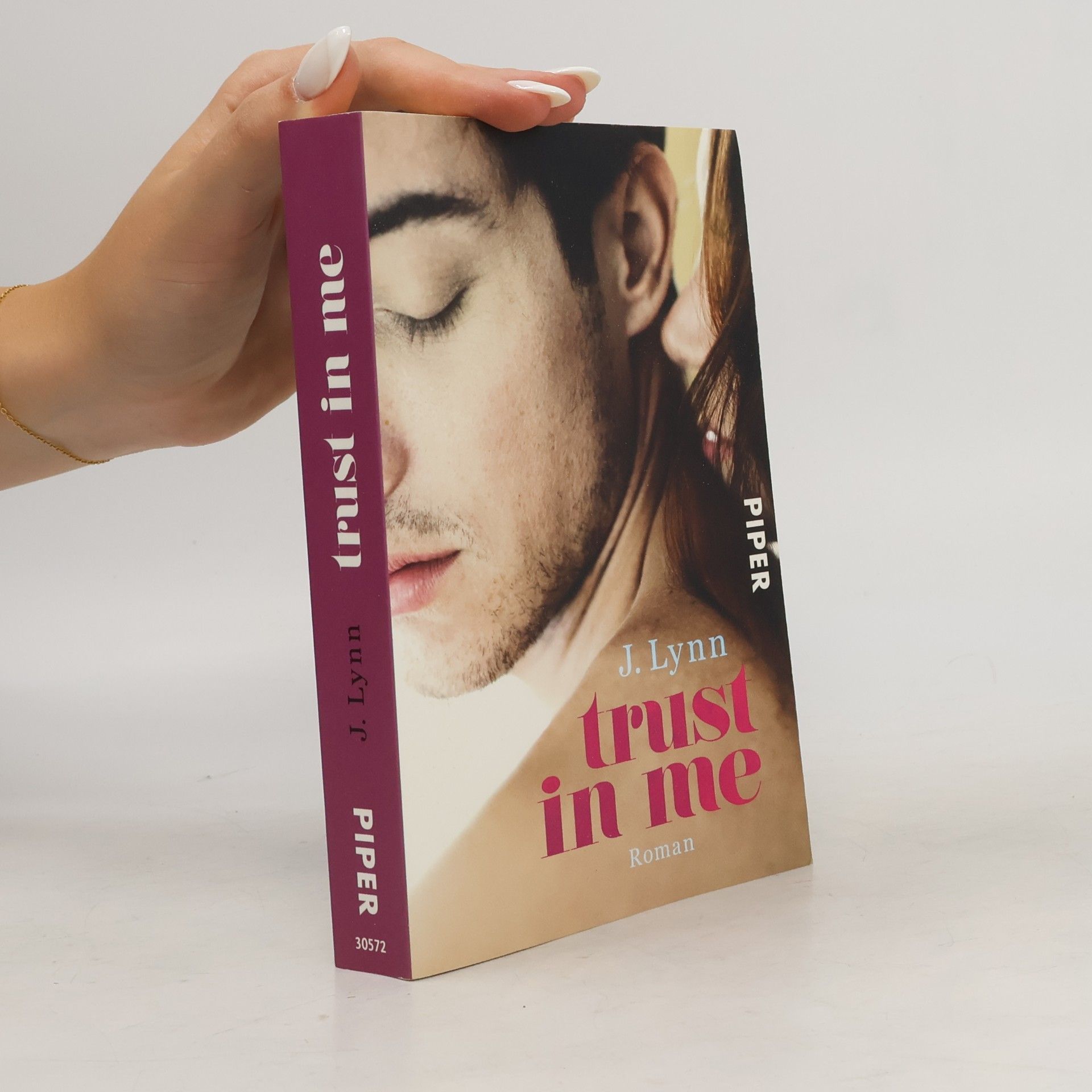 Jennifer L. Armentrout Trust in Me