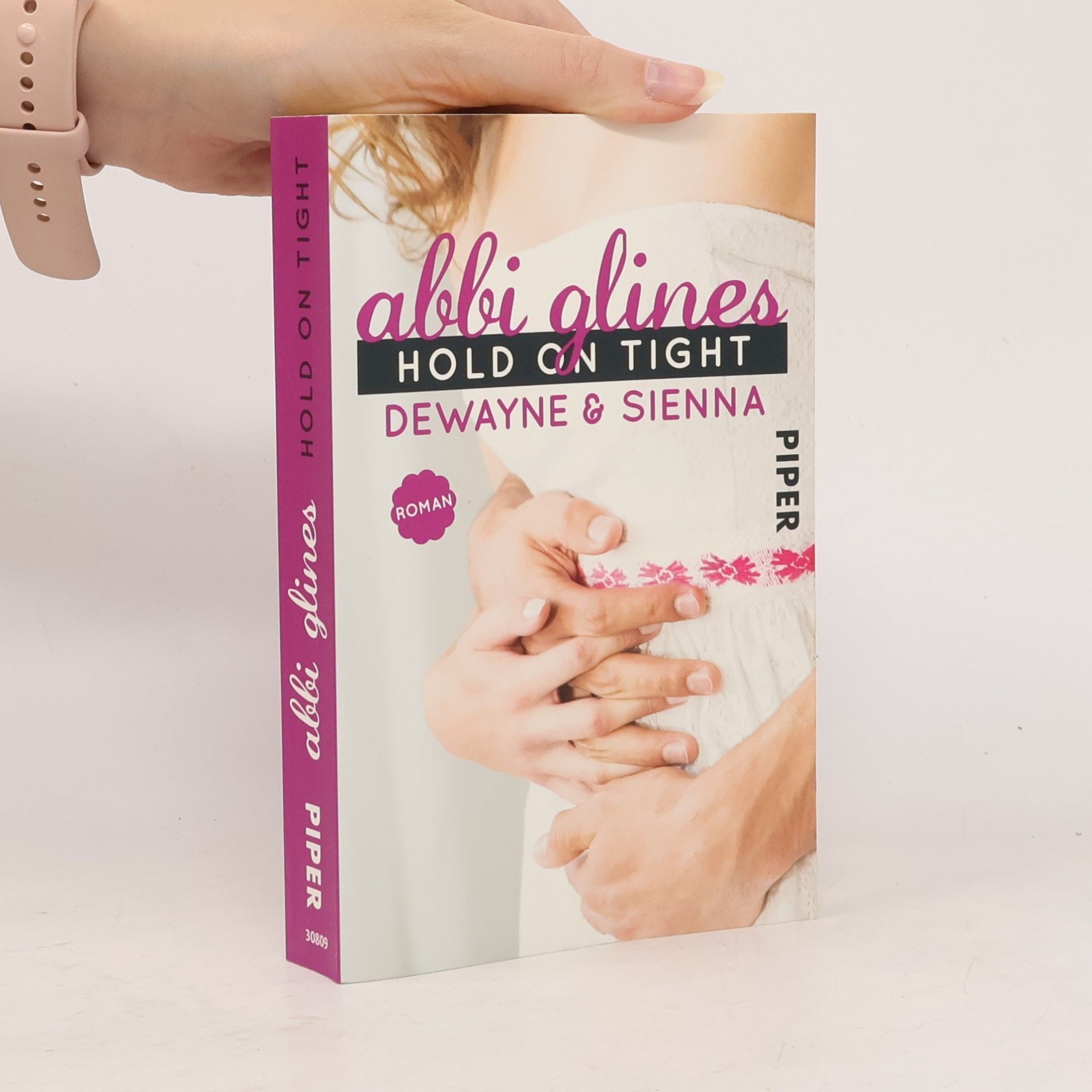 Abbi Glines Hold on tight
