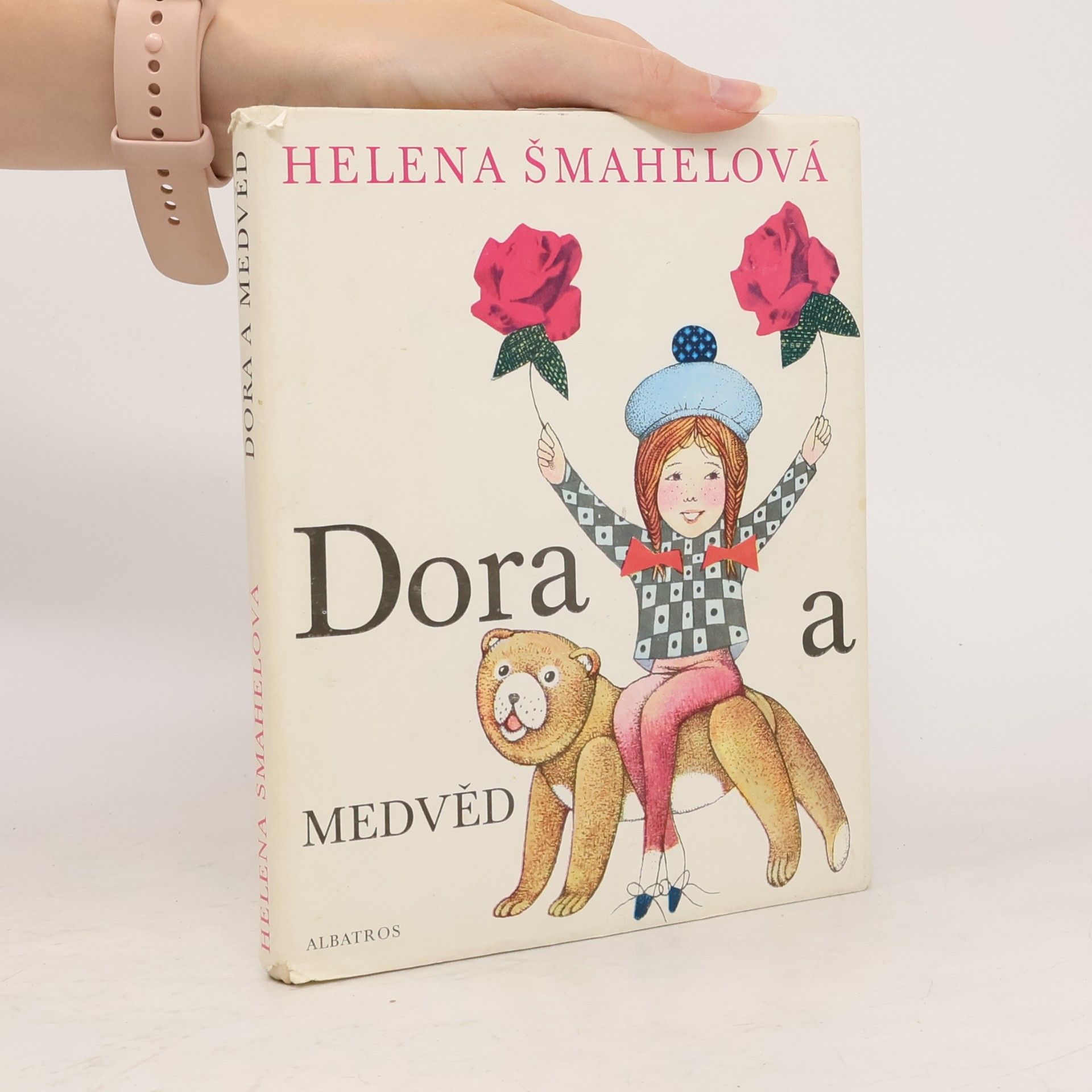 Helena Šmahelová Dora a medvěd