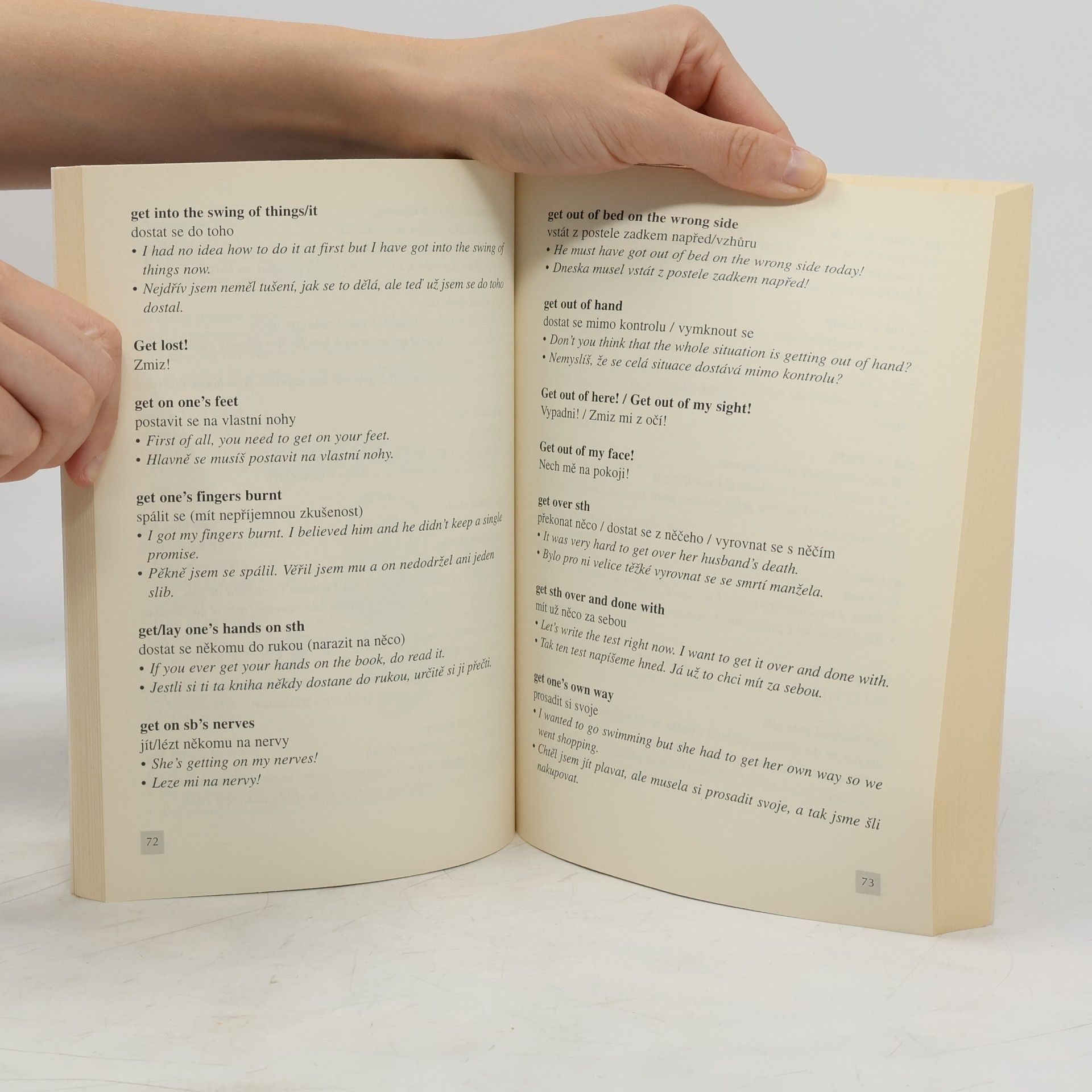 Hana Rebeková English idioms and phrases = Idiomy a ustálená spojení v angličtině