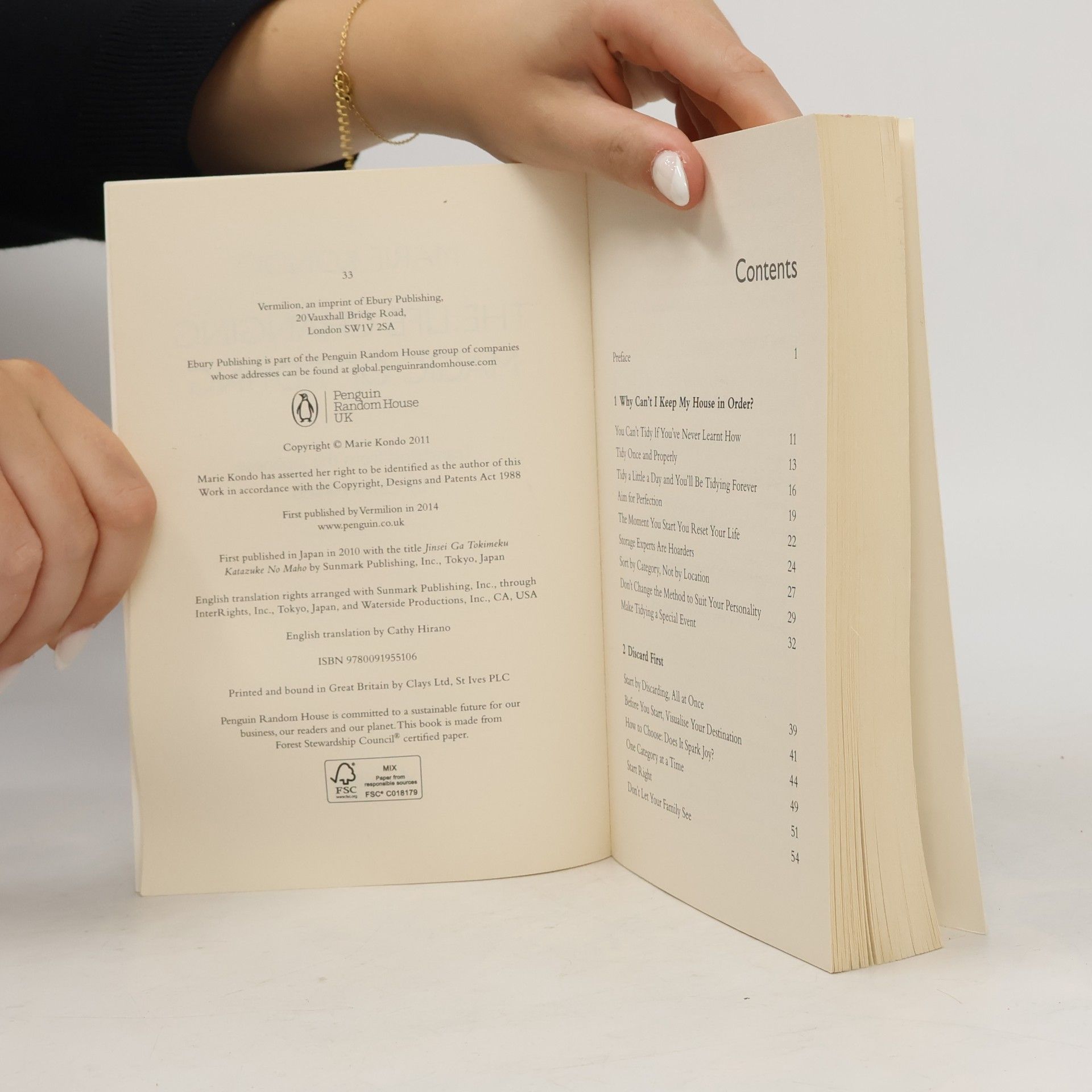Marie Kondo The Life-changing Magic of Tidying