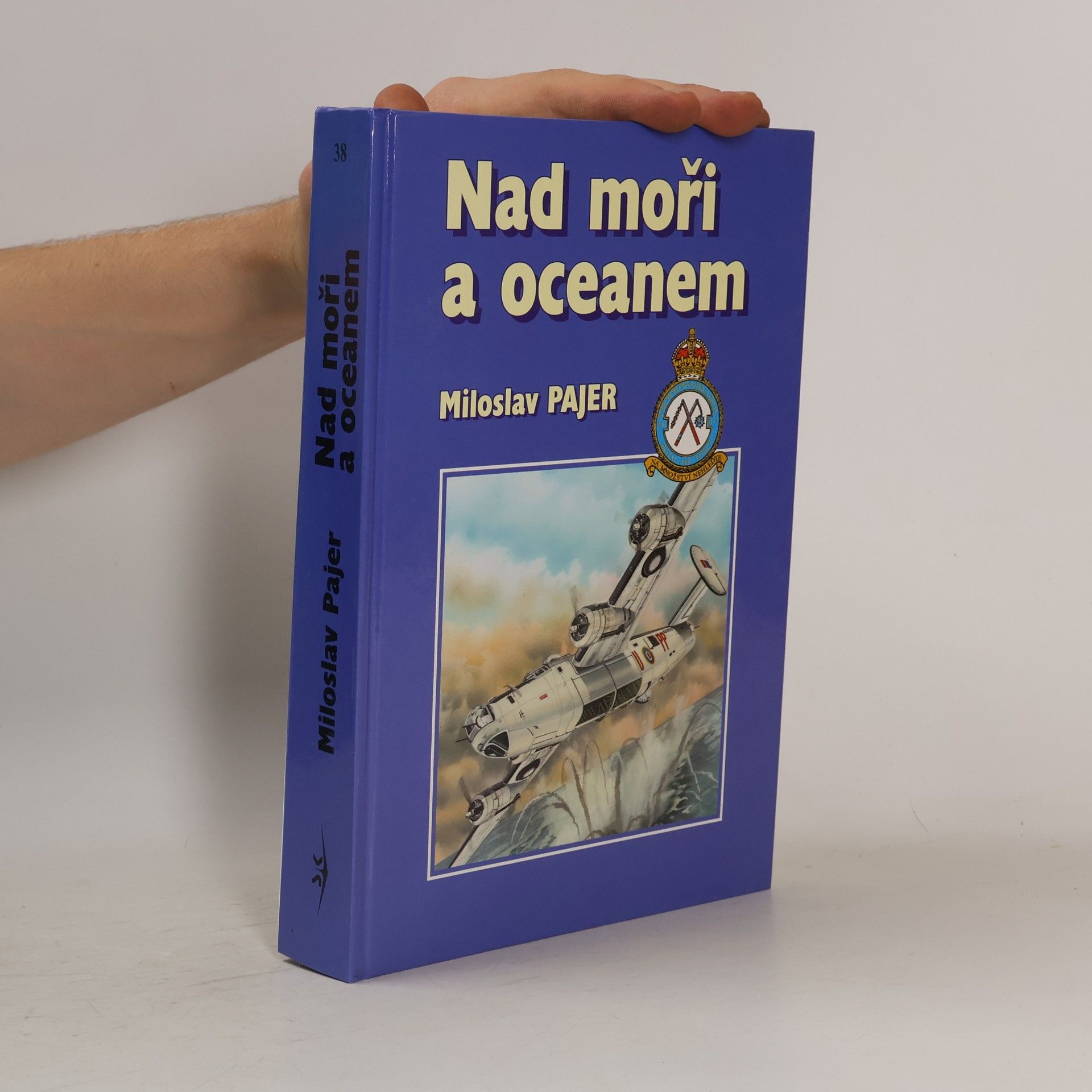 Miloslav Pajer Nad moři a oceánem