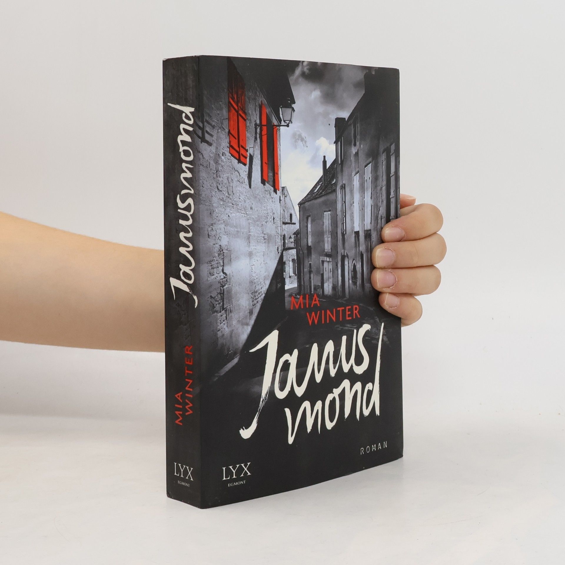 Lea-Mia Winter Janusmond