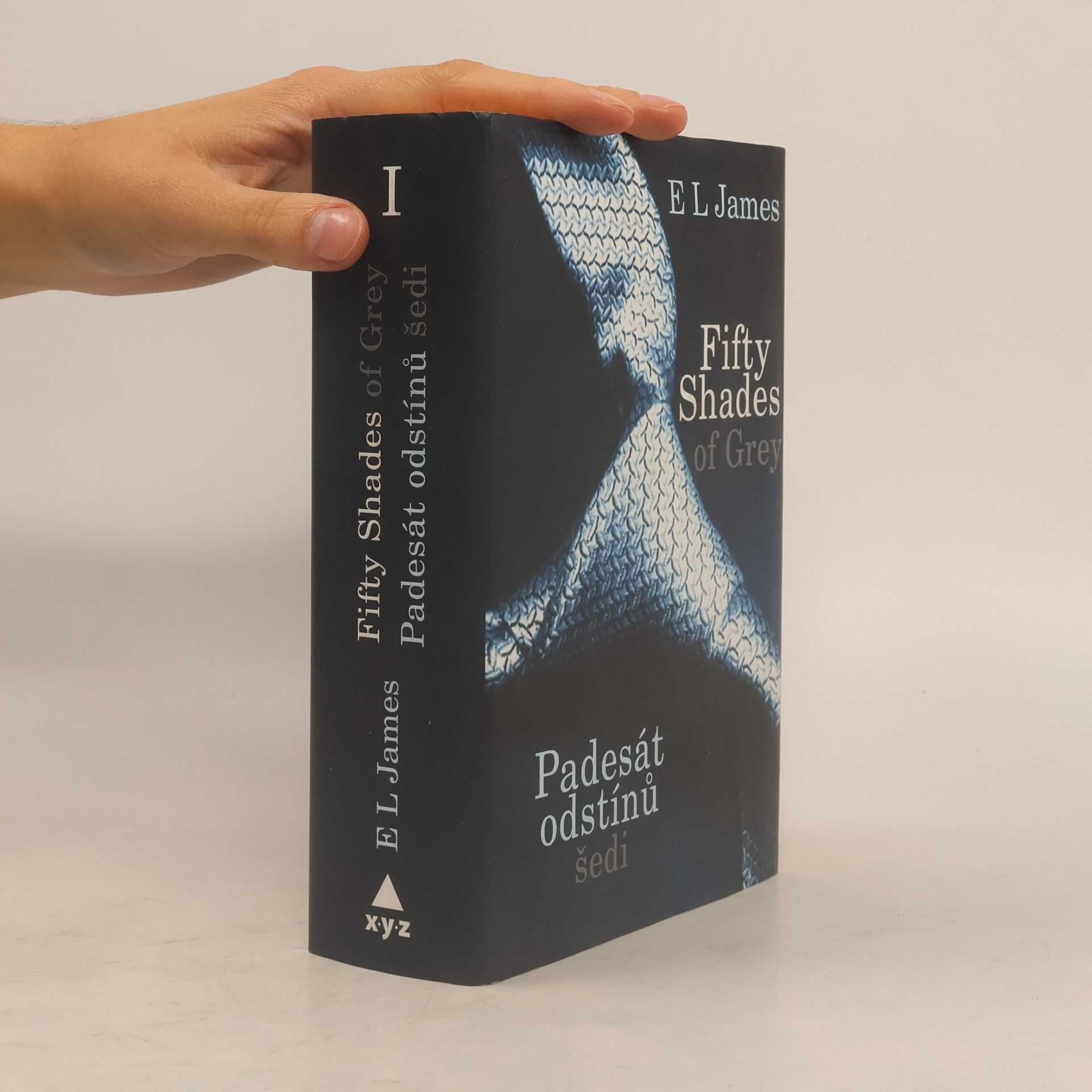 E. L. James Padesát odstínů šedi