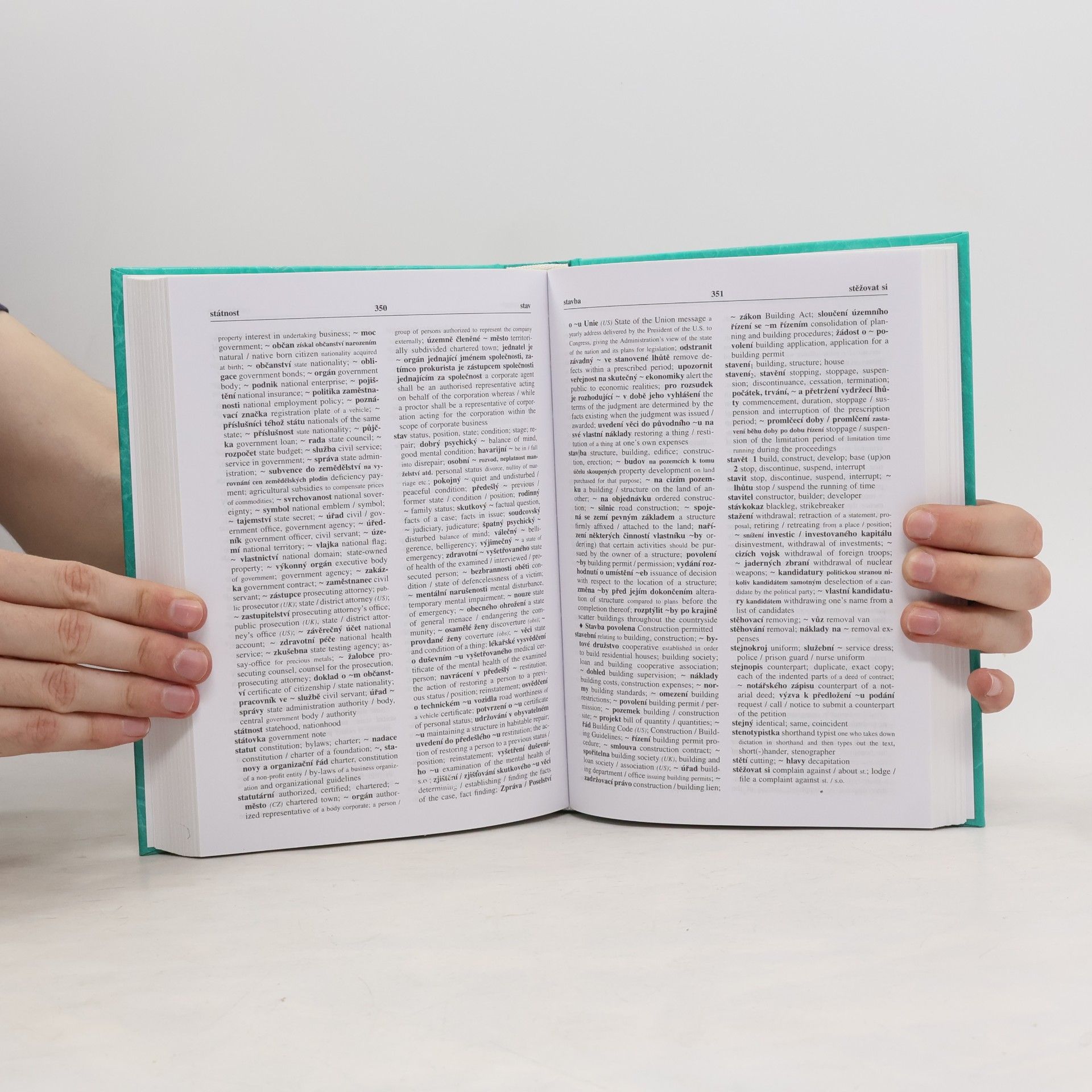 Marta Chromá Česko-anglický právnický slovník s vysvětlivkami. Czech-English Law Dictionary with Explanations