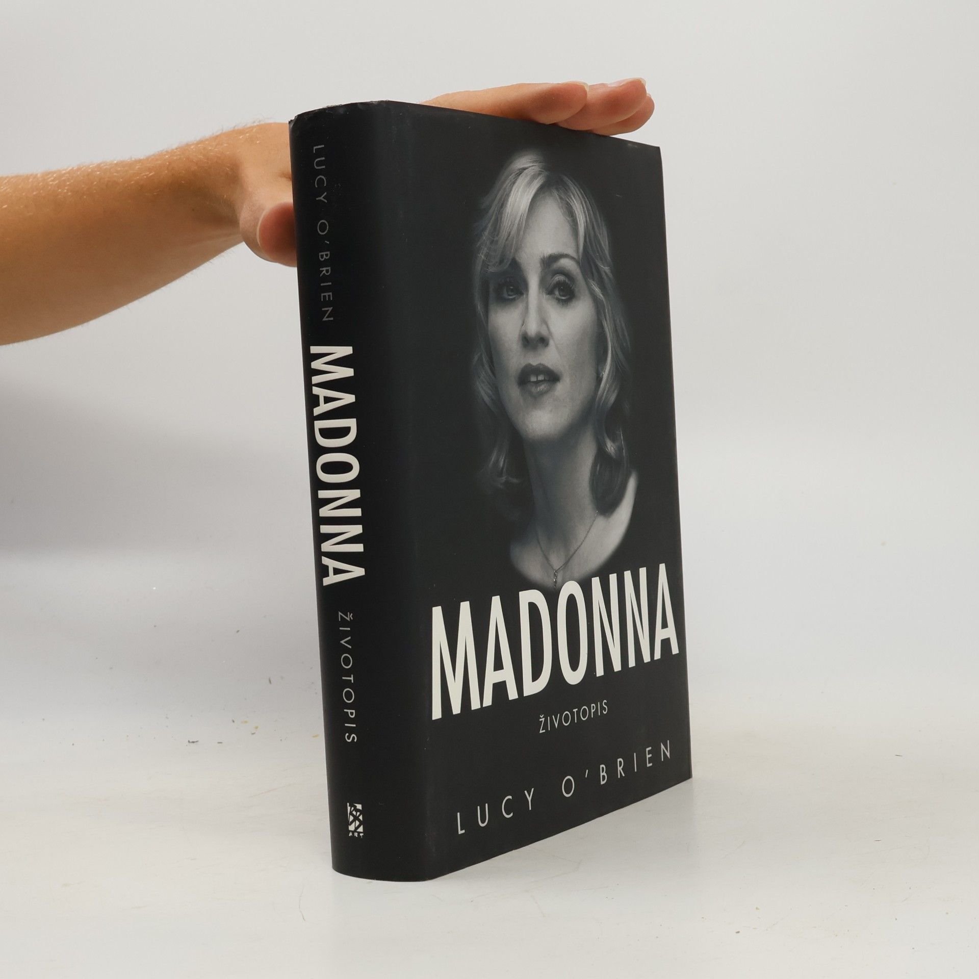 Lucy OBrien Madonna. Životopis
