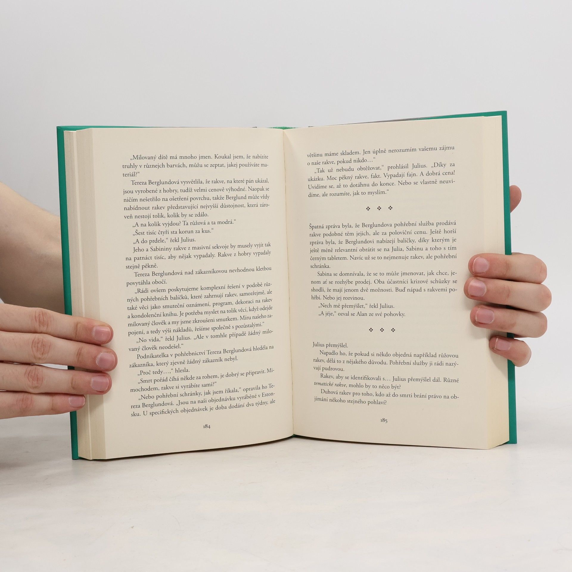Jonas Jonasson Stojednaletý stařík, který se vrátil, aby zachránil svět