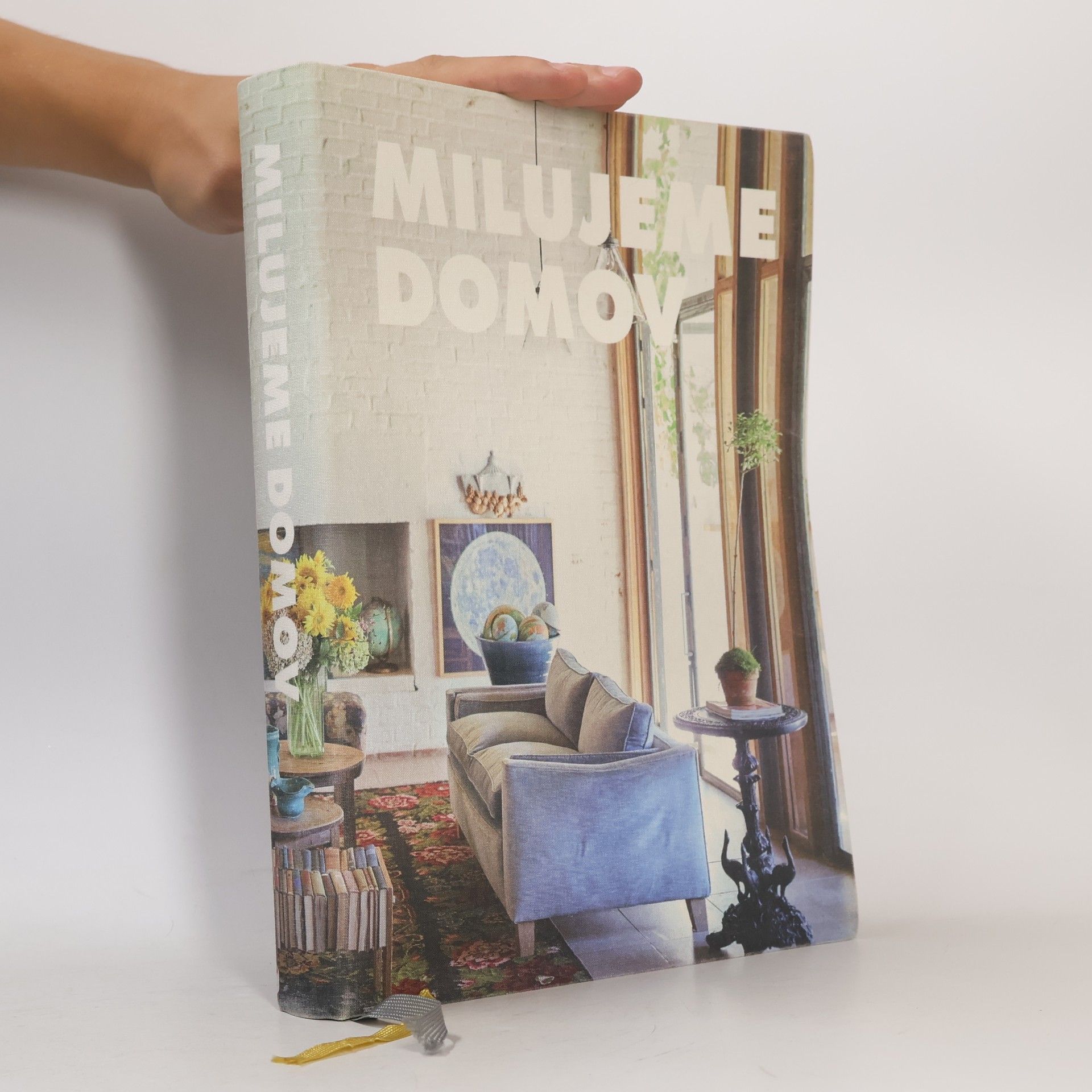 kolektiv Milujeme domov