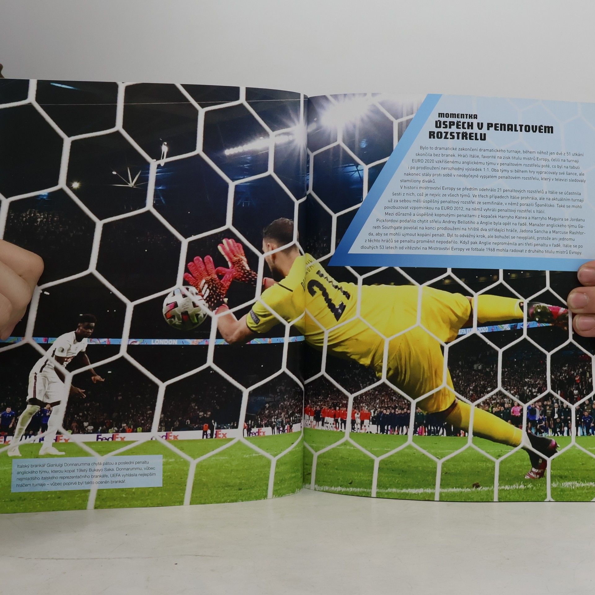 Clive Gifford Fotbalová encyklopedie EURO 2024 + plakát z turnaje