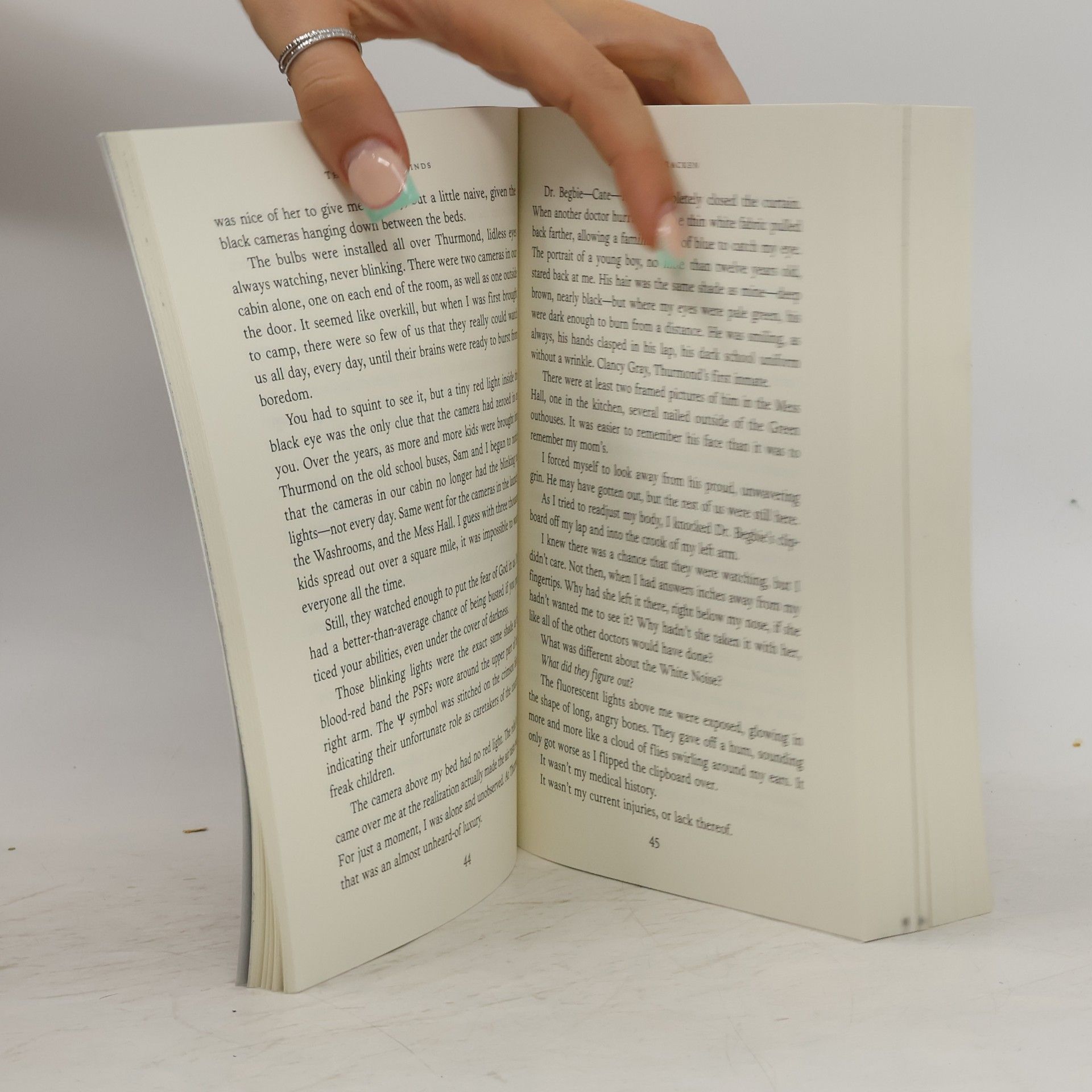 Alexandra Bracken The Darkest Minds Novel - 1: The Darkest Minds - Movie Tie-In Edition