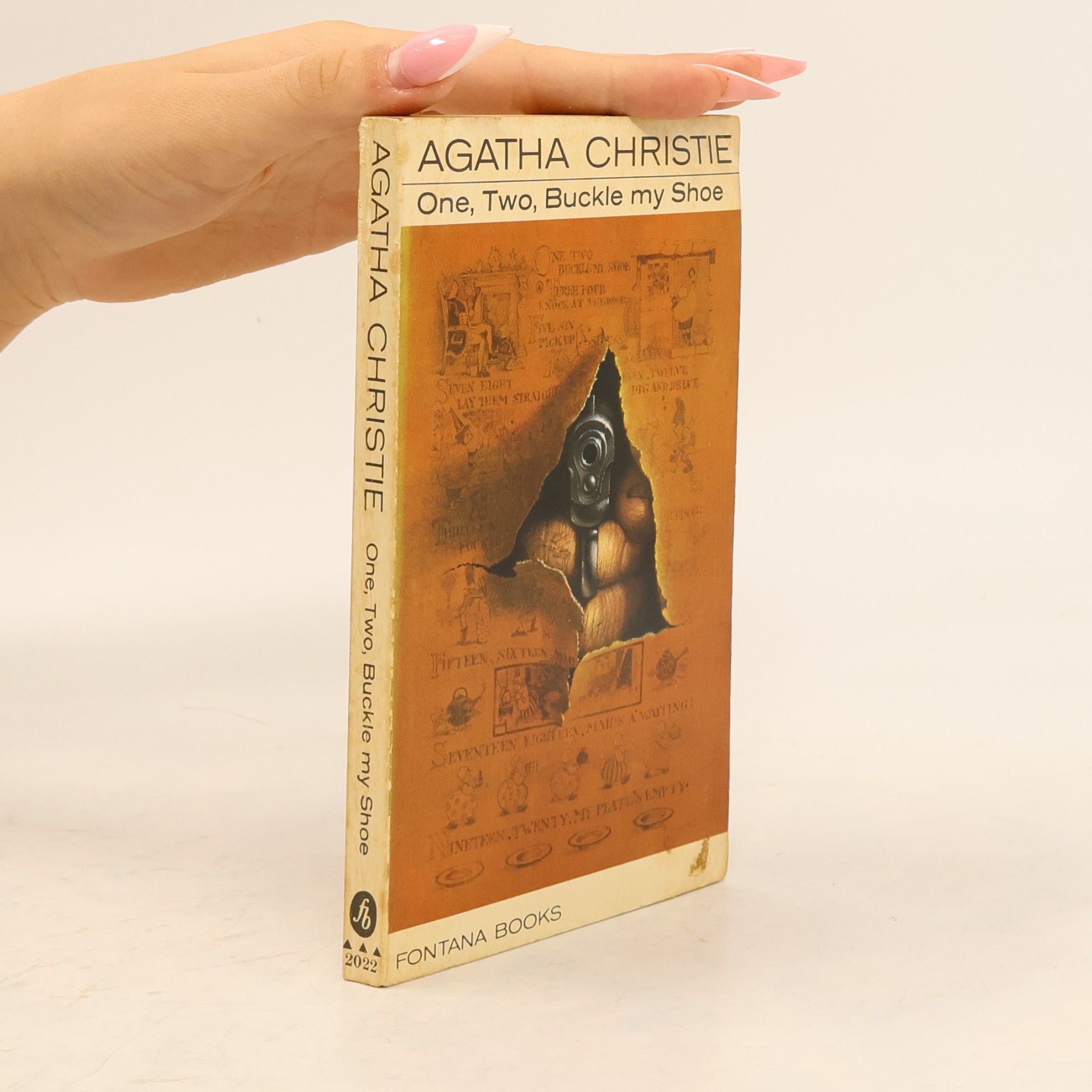 Agatha Christie One, two, buckle my shoe