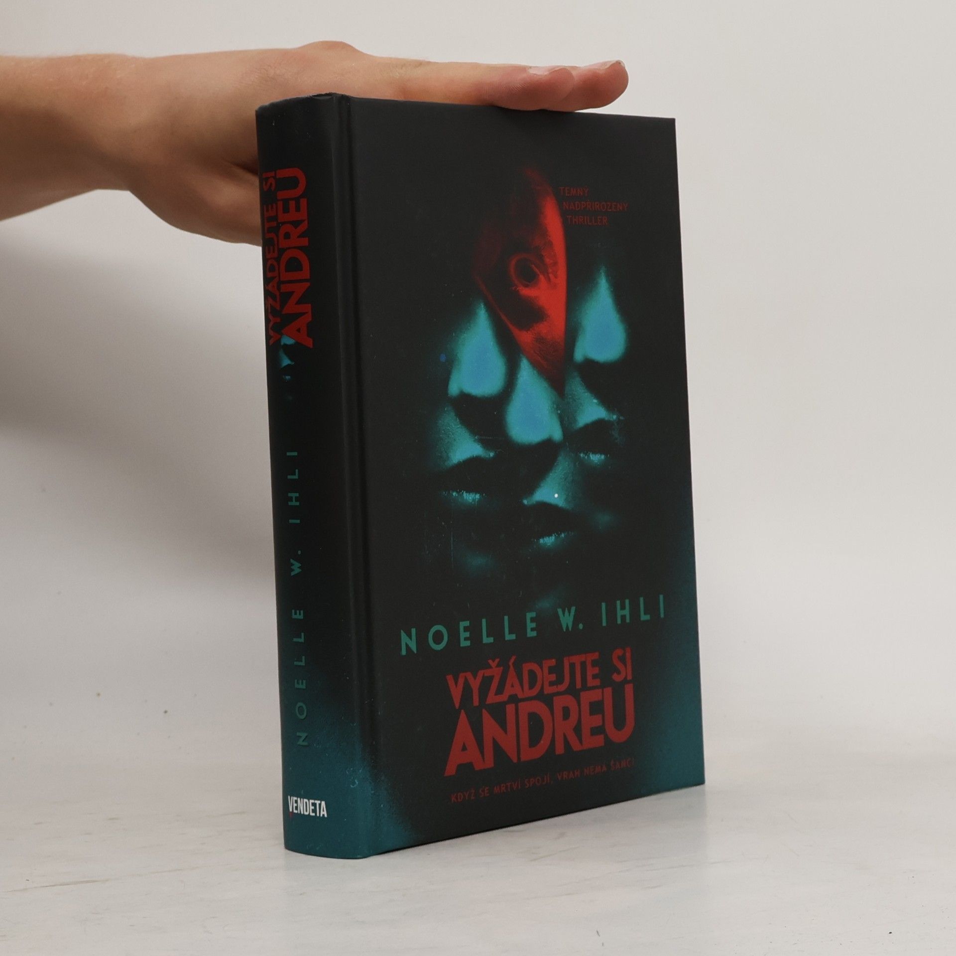 Noelle W. Ihli Vyžádejte si Andreu