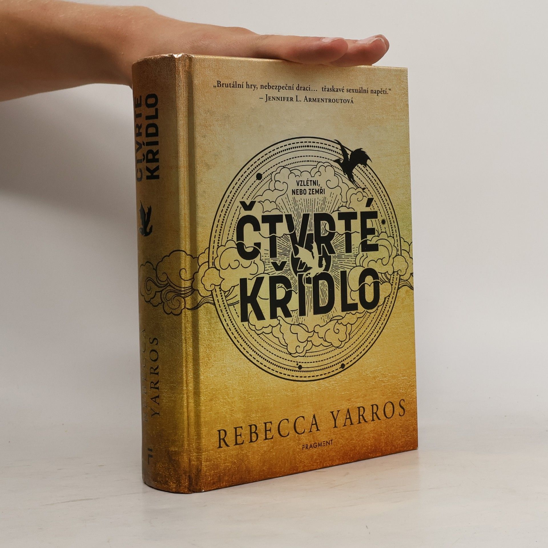 Rebecca Yarros Čtvrté křídlo
