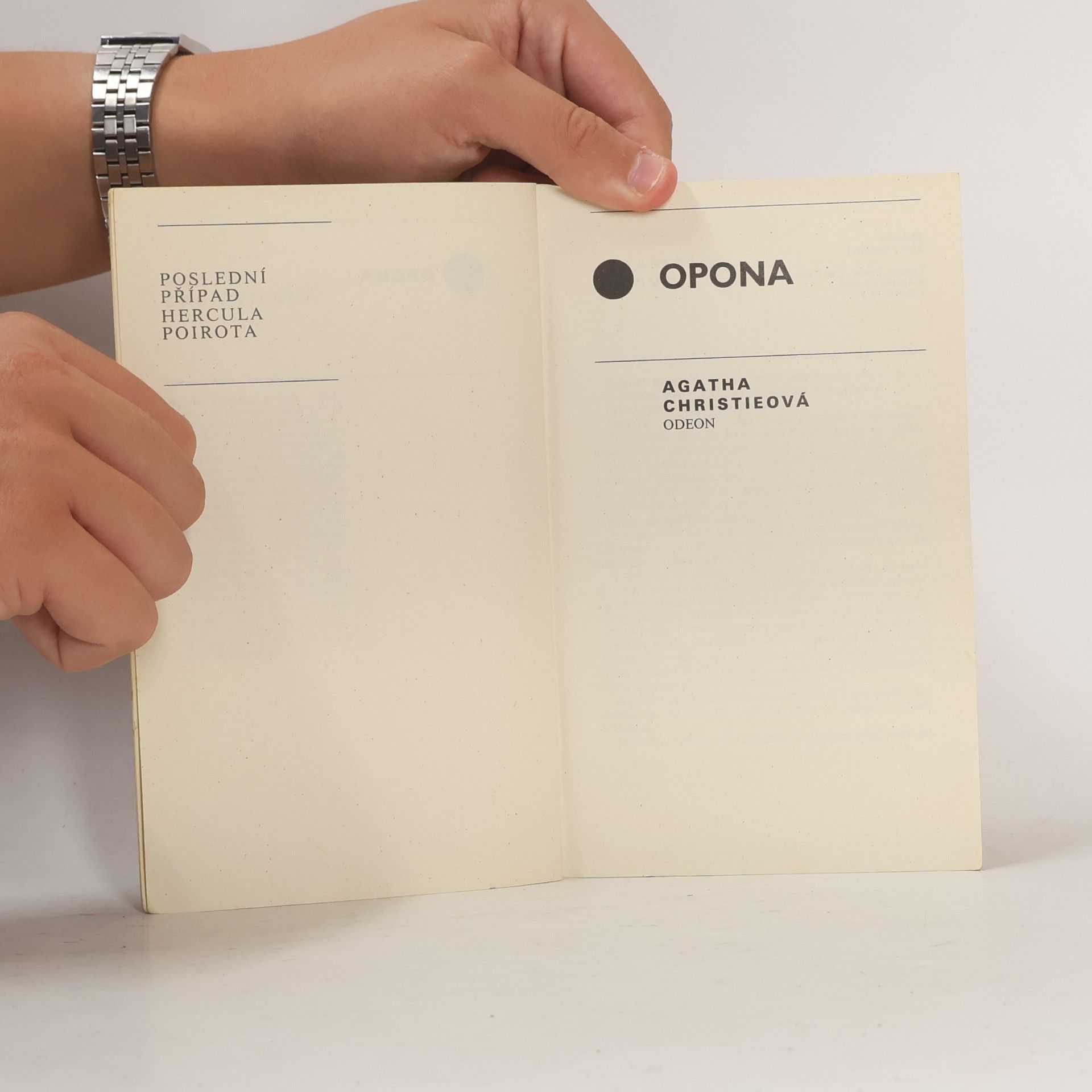 Agatha Christie Opona
