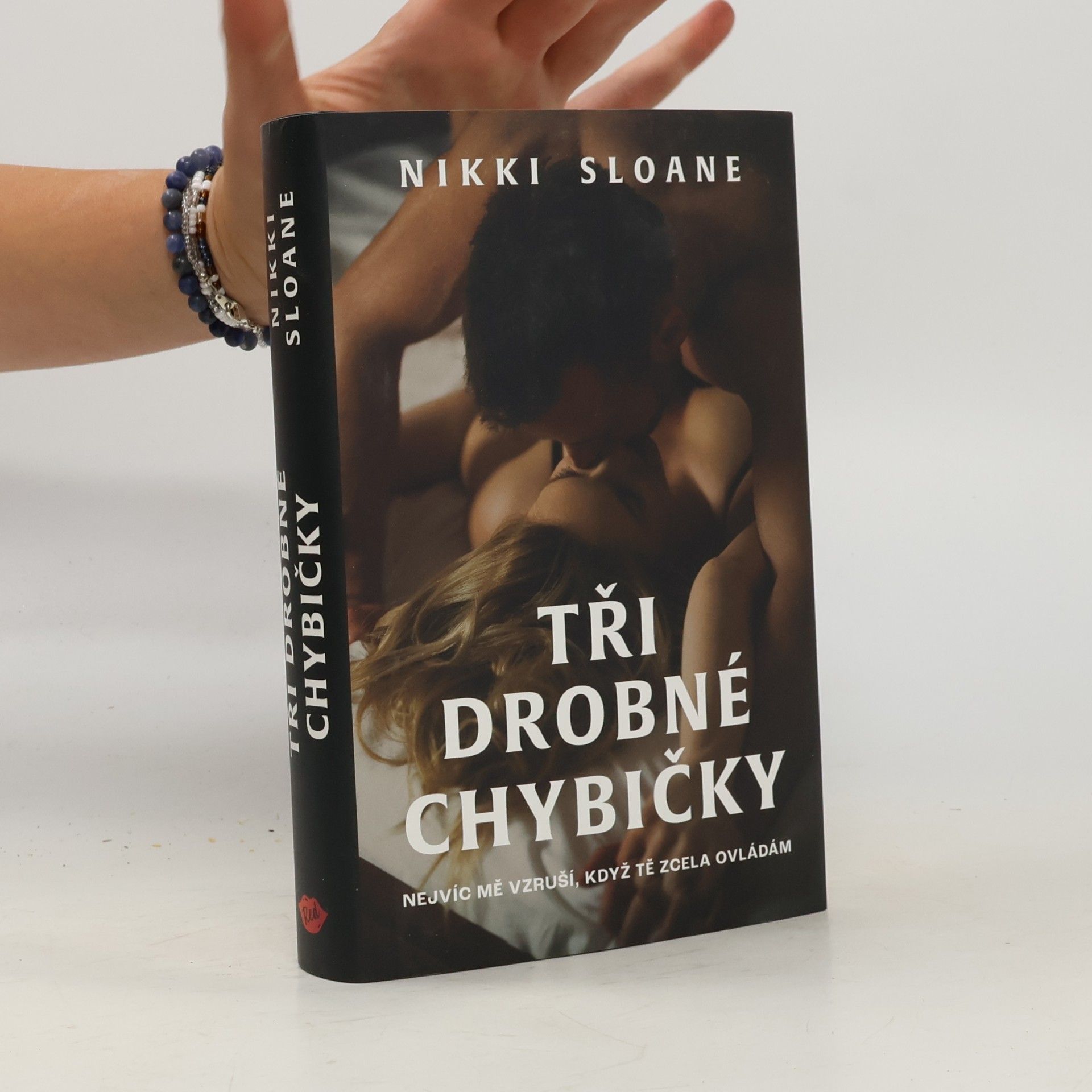 Nikki Sloane Tři drobné chybičky