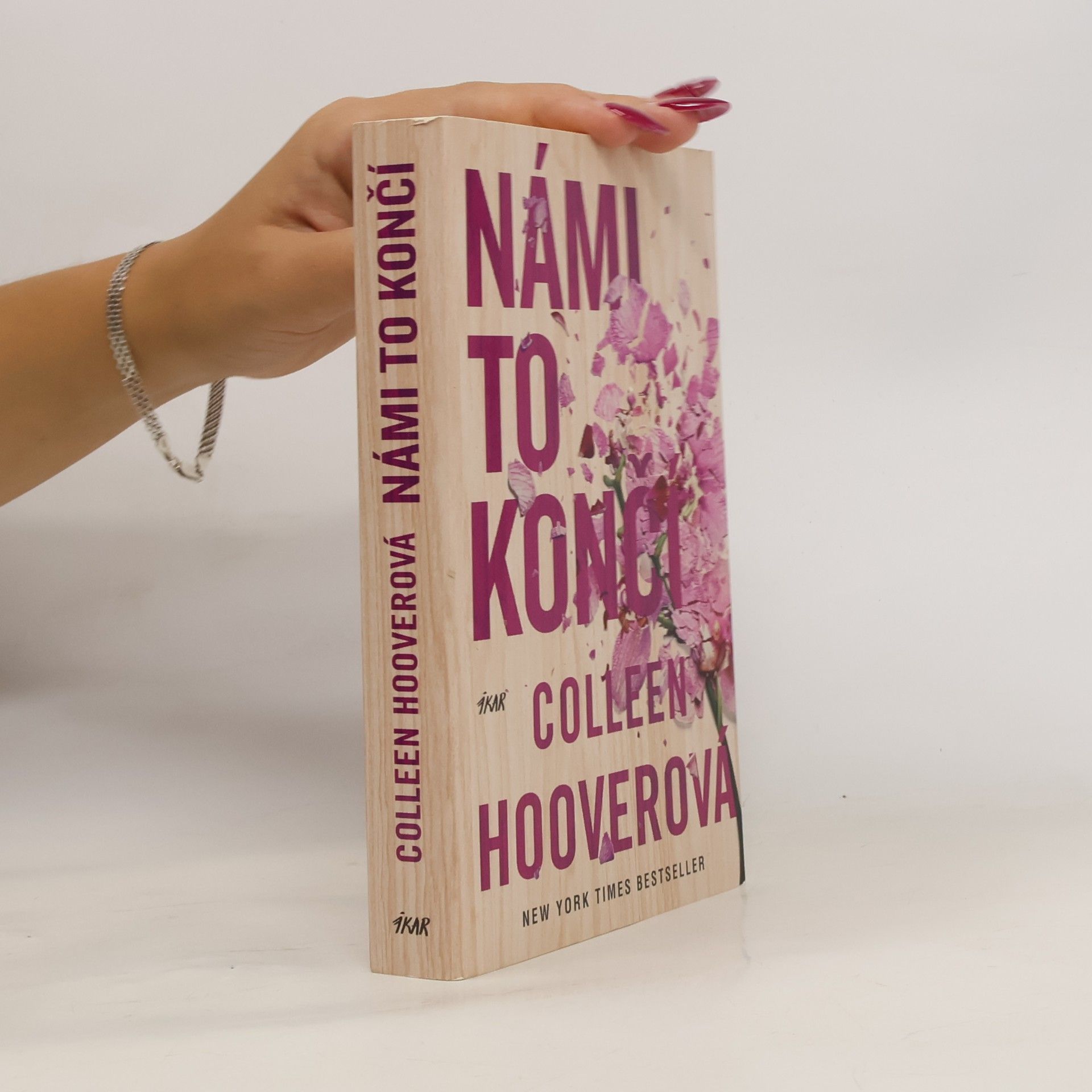Colleen Hoover Námi to končí