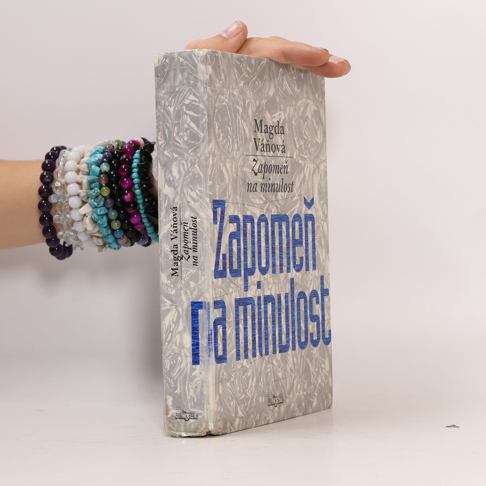Magda Váňová Zapomeň na minulost