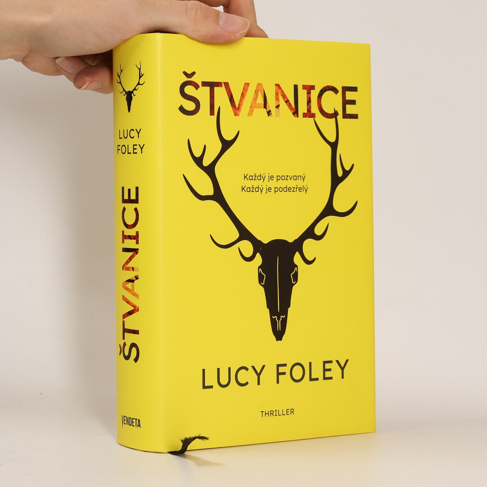 Lucy Foley Štvanice