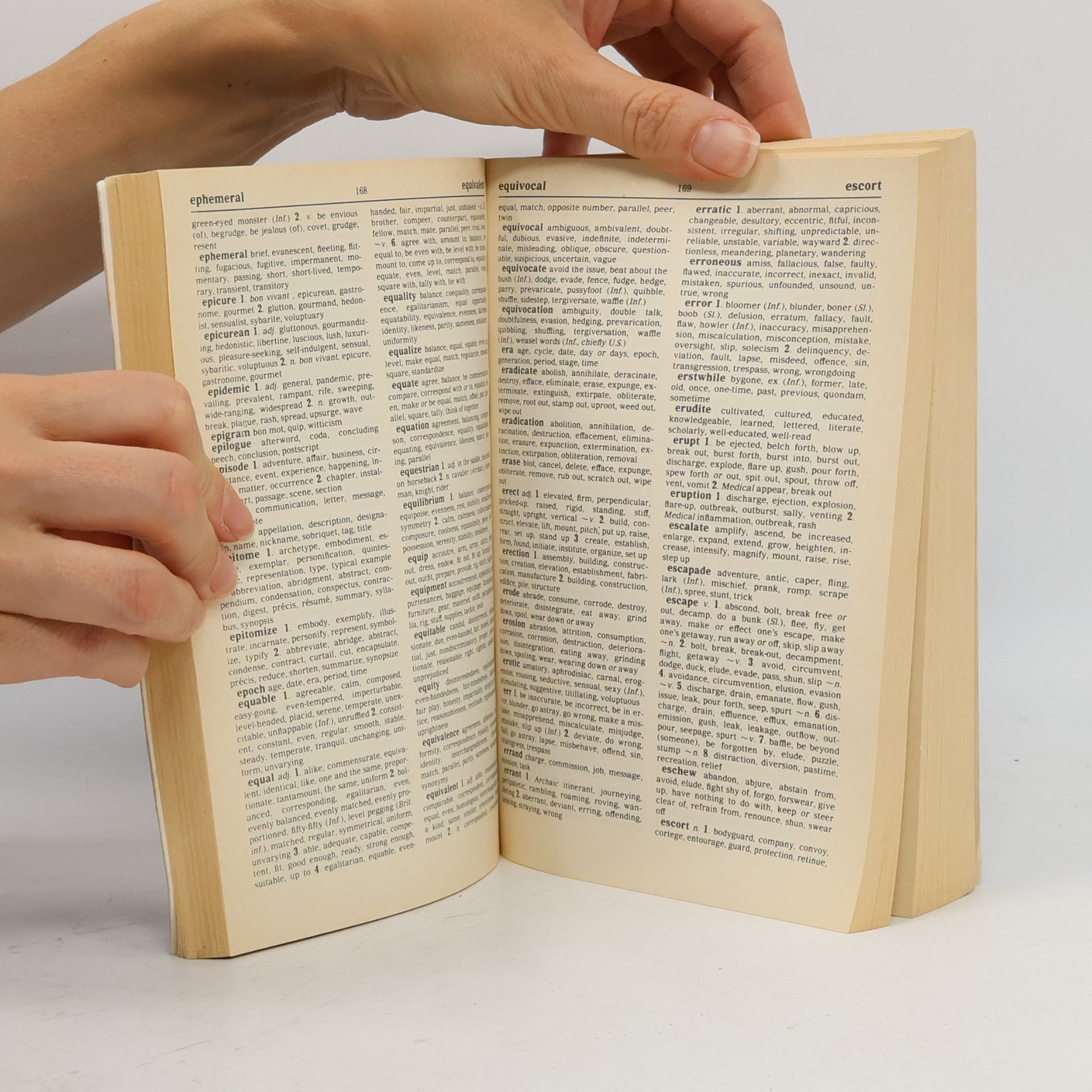 Kolektiv autorů The Collins Paperback Thesaurus in A-to-Z Form