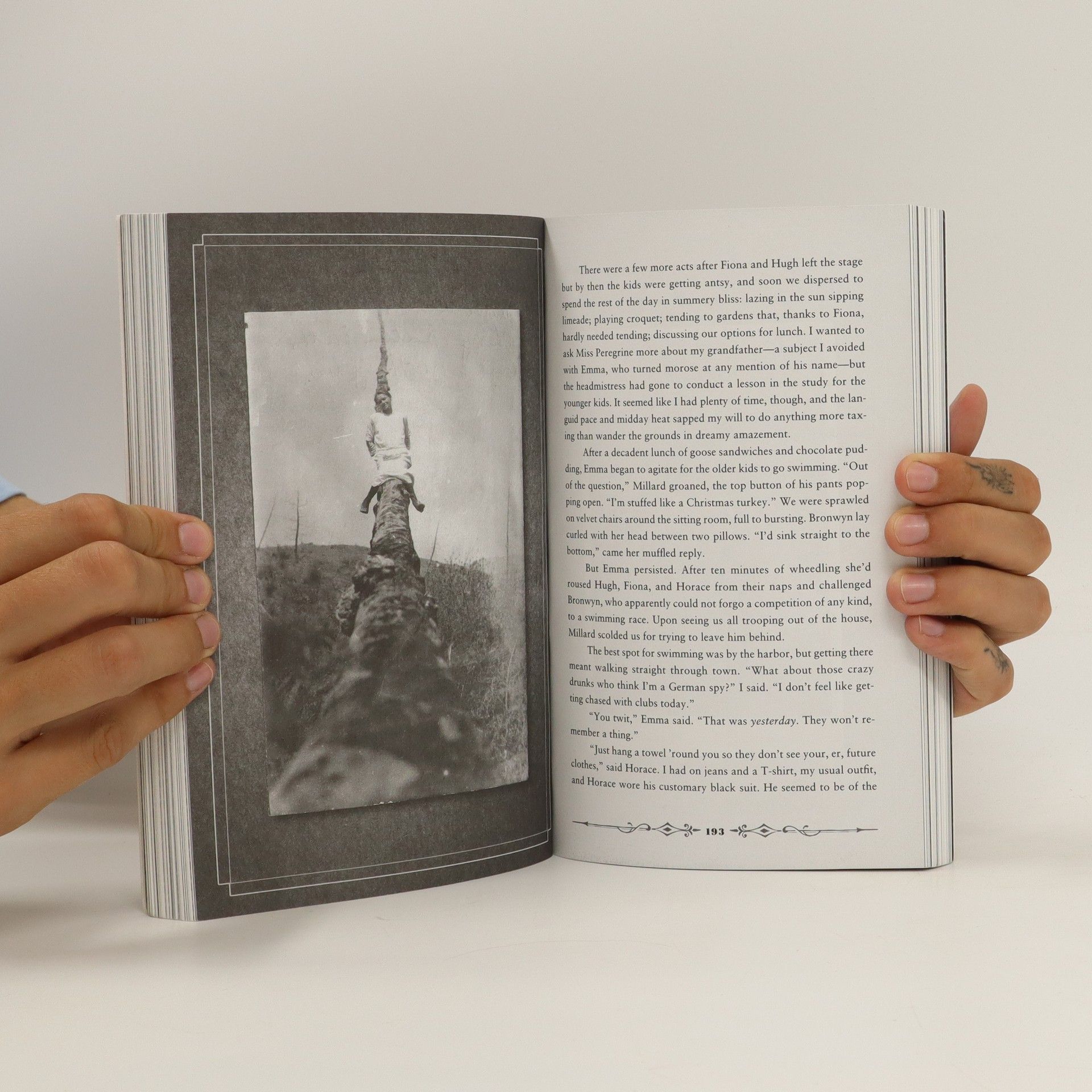 Ransom Riggs Miss Peregrine's Home for Peculiar Children