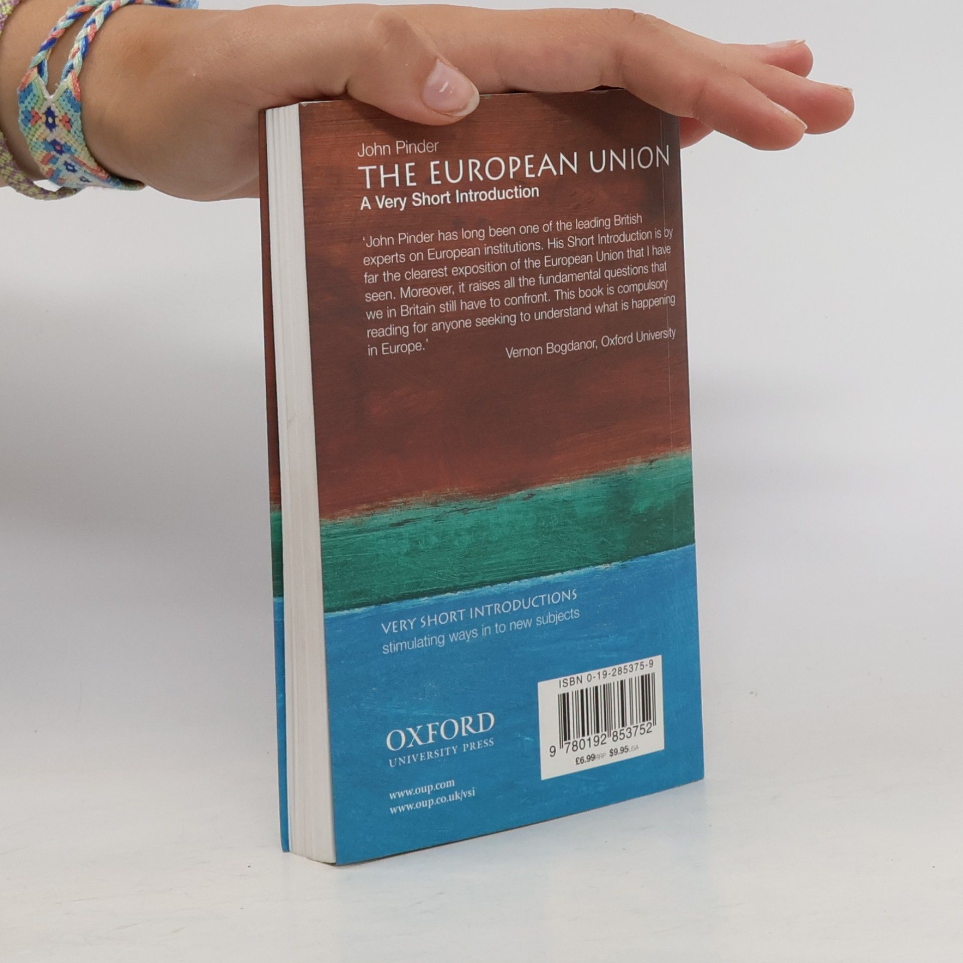 John Pinder The European Union : a very short introduction