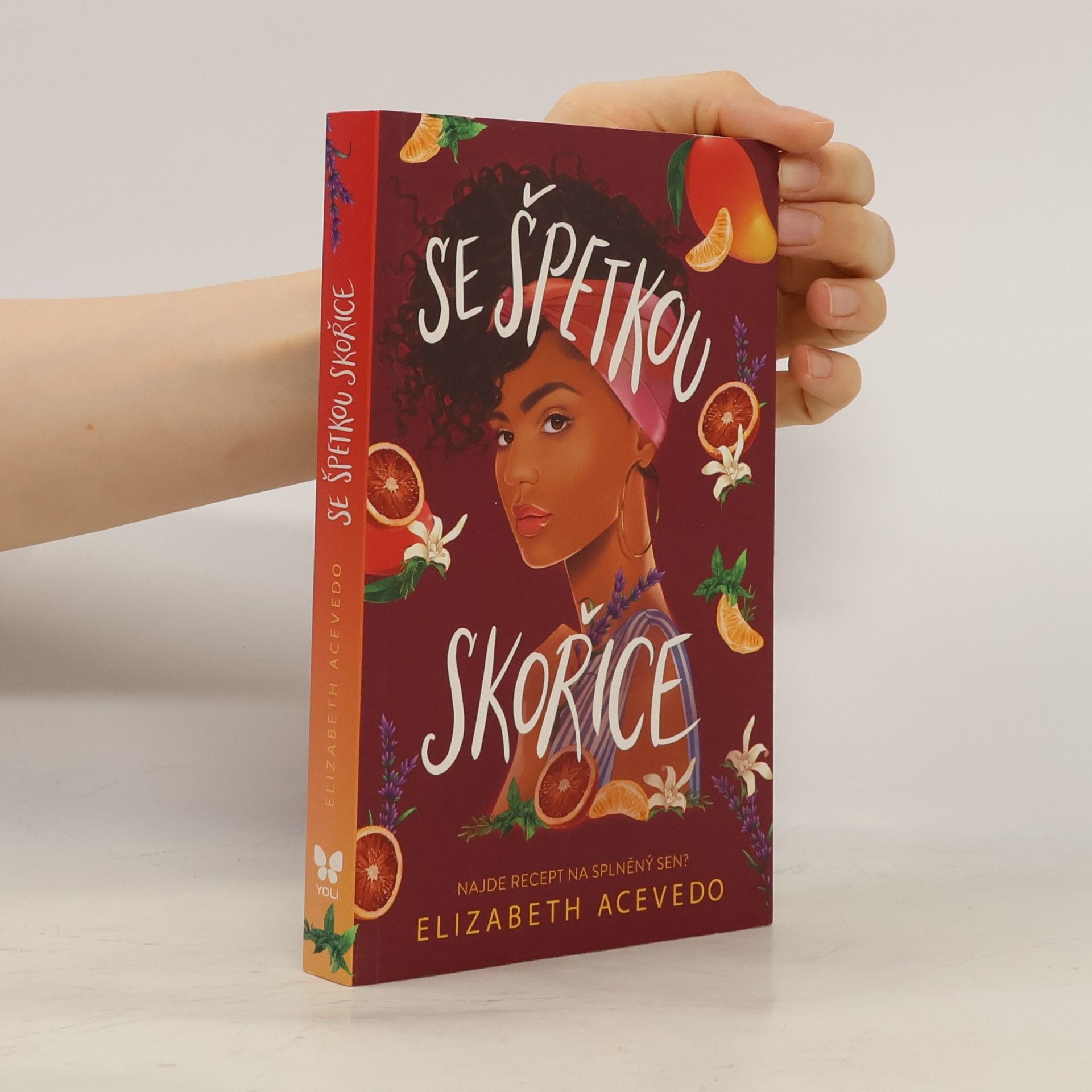 Elizabeth Acevedo Se špetkou skořice